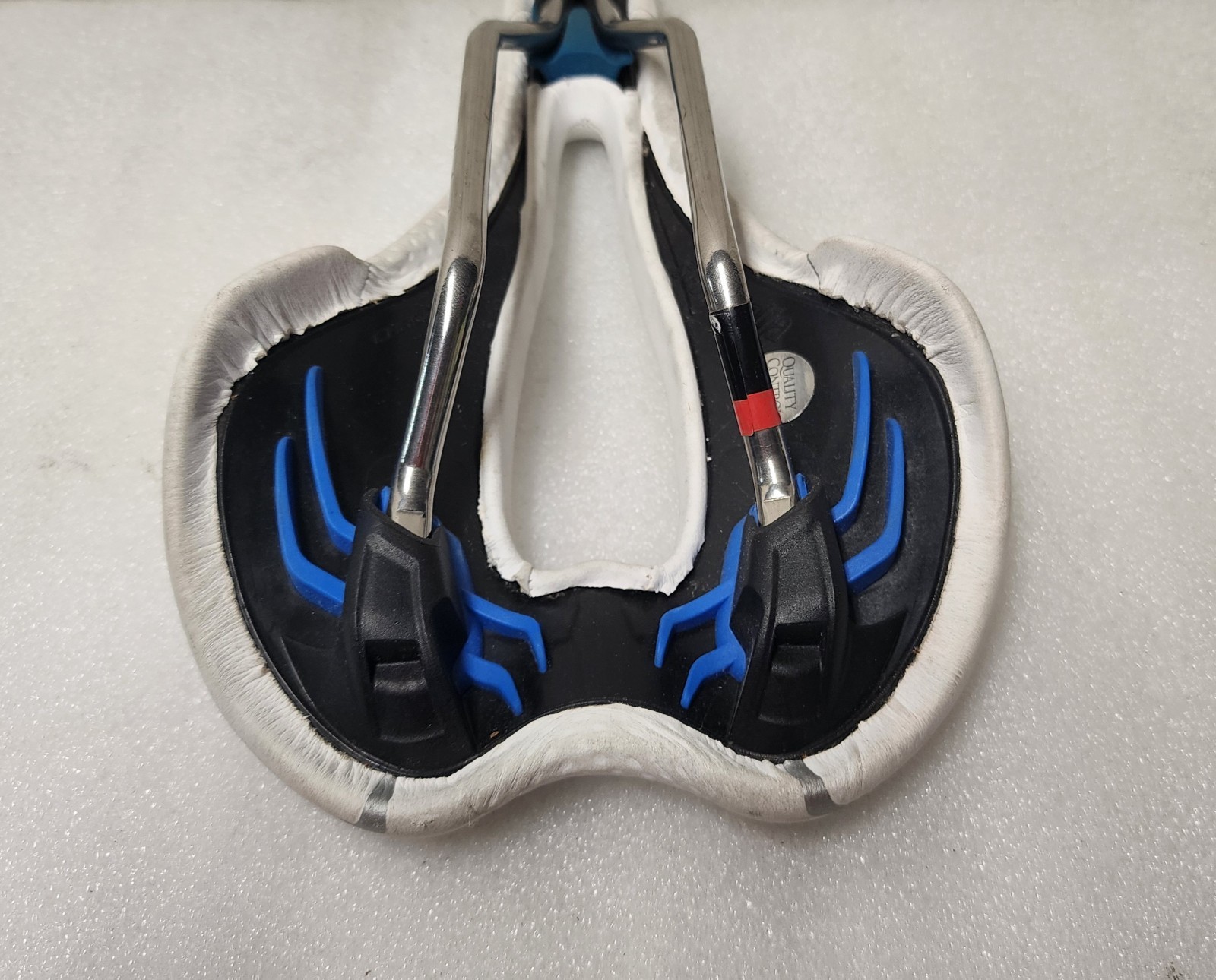 Selle Italia Max SLR Gel Superflow 145mm L3 Ti 316 Saddle White – VGC