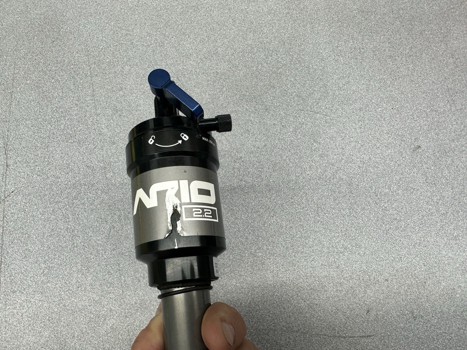 Rockshox Ario Rear Air Shock 6.5” Eye To eye, Lockout And Preload – 165mm