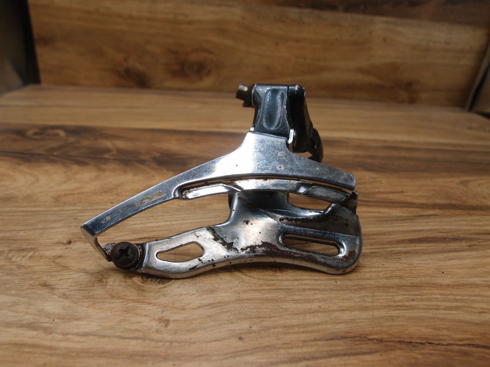 1995 front derailleur MTB Shimano Deore LX FD-M565 VIA Japan 31.8 mm bottom pull