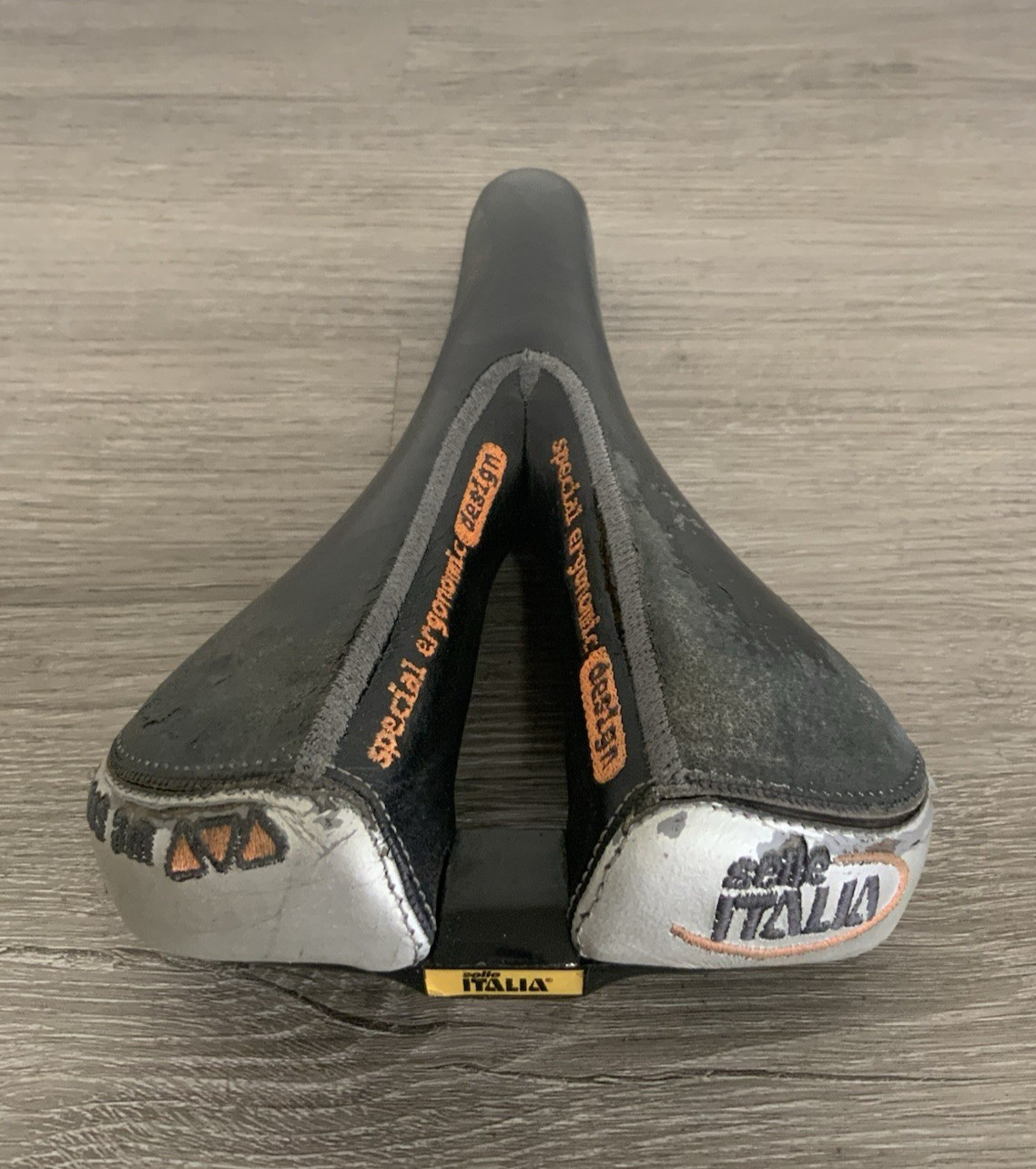 SELLE ITALIA TRANS AM SADDLE 280 GRAMS 150 MM X 275 MM
