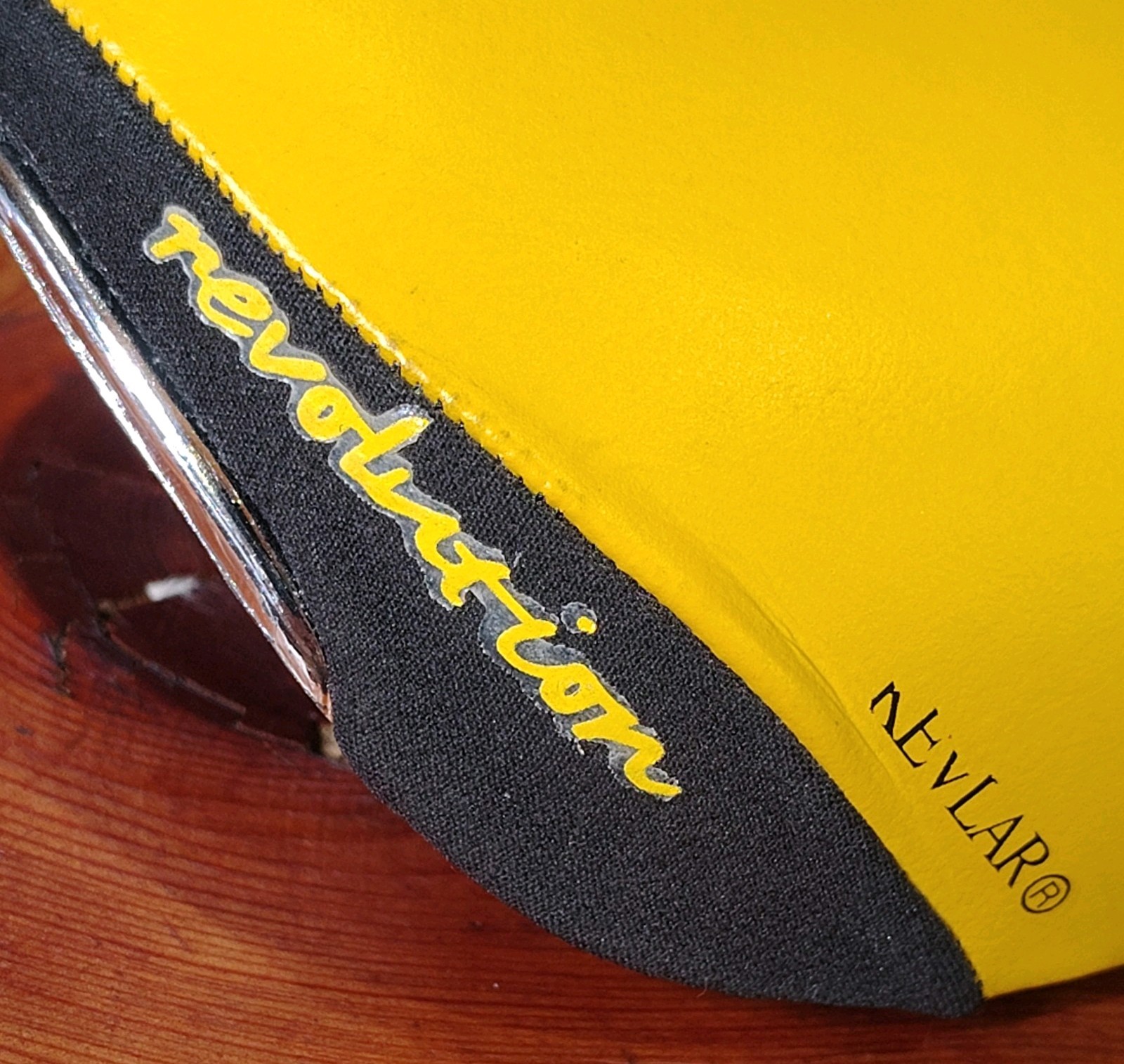 Specialized Revolution Prolong Total Flex Control Saddle Yellow Made in Italy