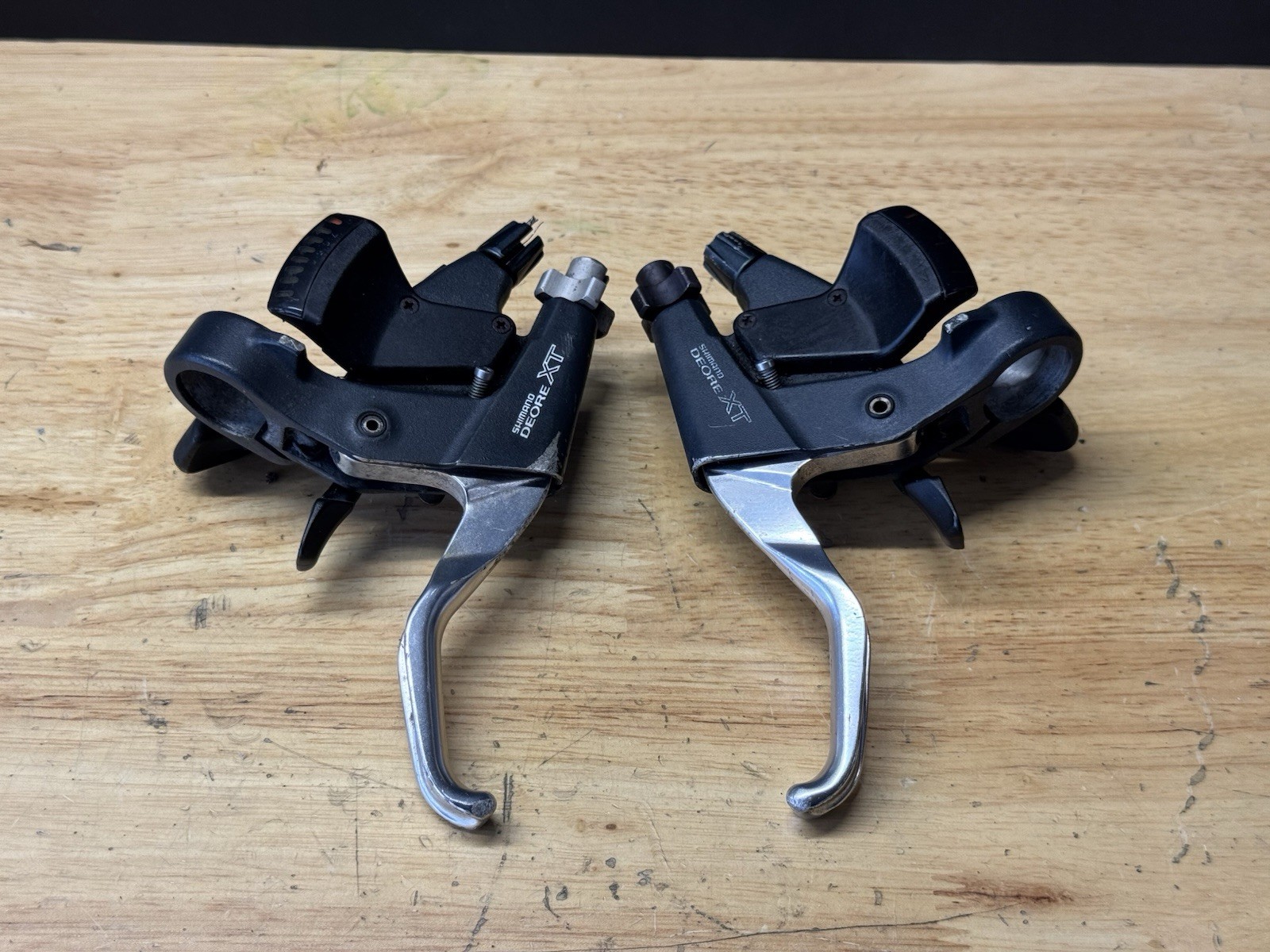 Shimano Deore XT ST-M739 3×8 Speed Rapidfire Shifter Brake Lever Set V-Brake