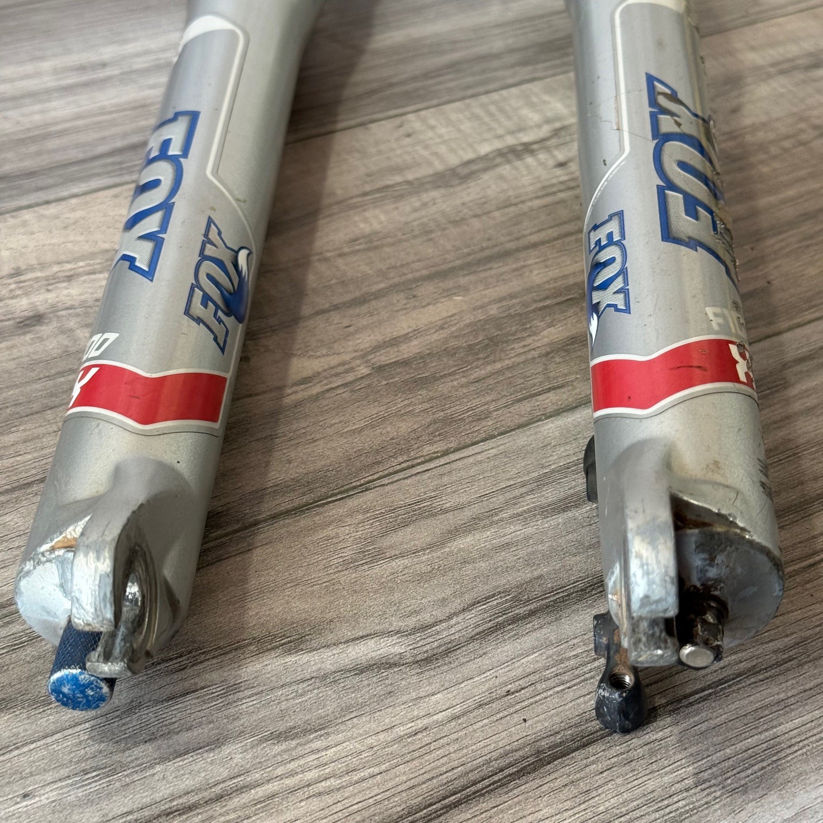 Fox 32 F100X Suspension Fork 1 1/8 Disc 190 Non-Taper Straight Steerer