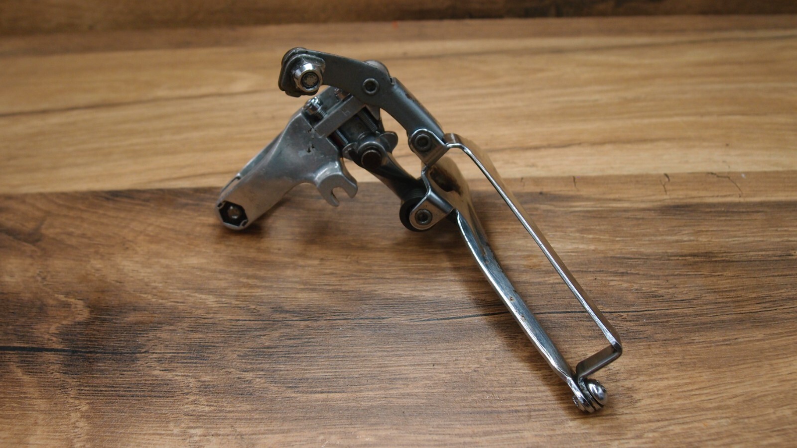 1980s front derailleur Suntour 28.6 mm bottom pull VIA Japan Maeda Ind