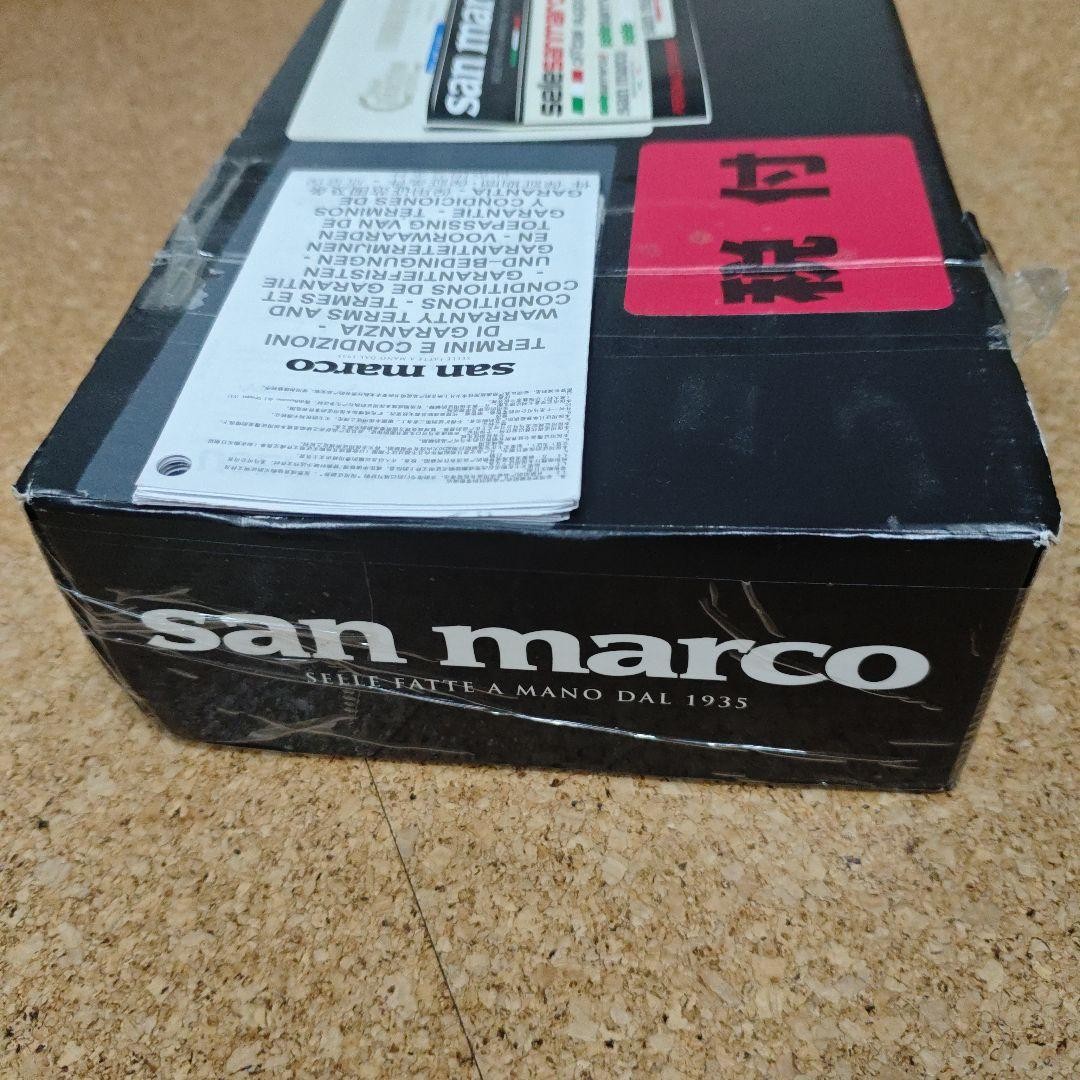 Selle San Marco Aspide Superleggera with outer box