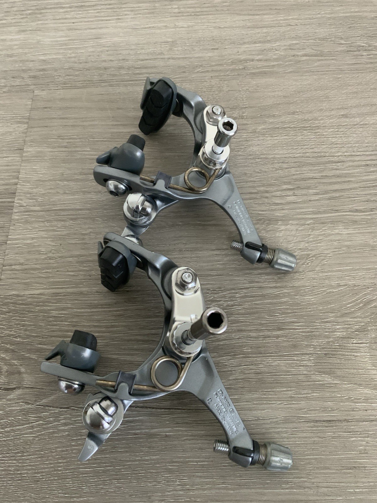 SHIMANO 600 ULTEGRA BRAKE CALIPERS RECESSED 39-49 MM REACH RECESSED MOUNTS 6403