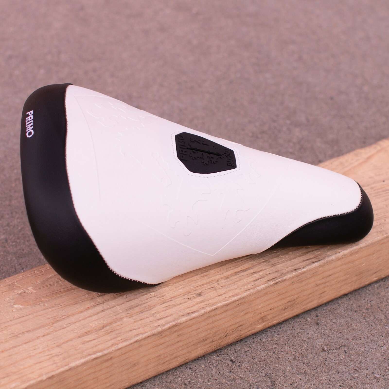 PRIMO BMX BALANCE BICYCLE PIVOTAL SEAT WHITE/BLACK