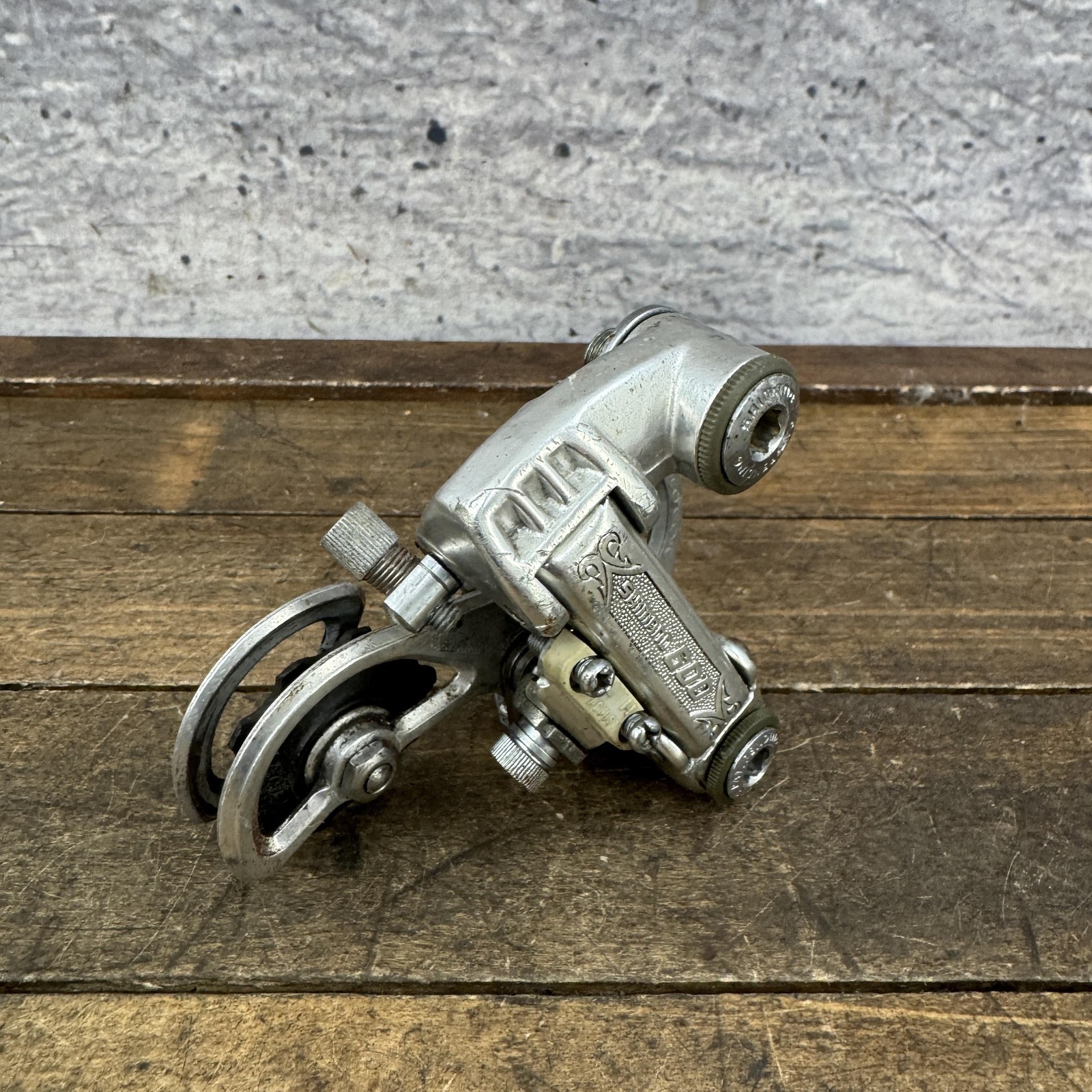 Vintage Shimano 600 Arabesque Rear Derailleur Short Cage Bolt-On Japan 195g