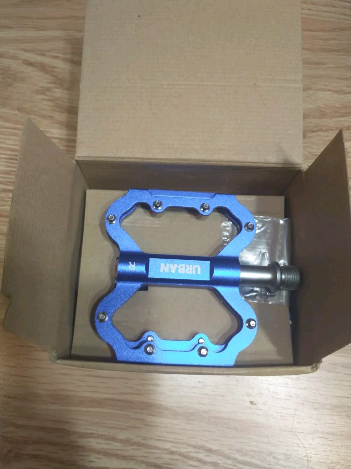 URBAN Cycling Apparel Light Pedals with 16 Hex Pins for Grip, Blue Color