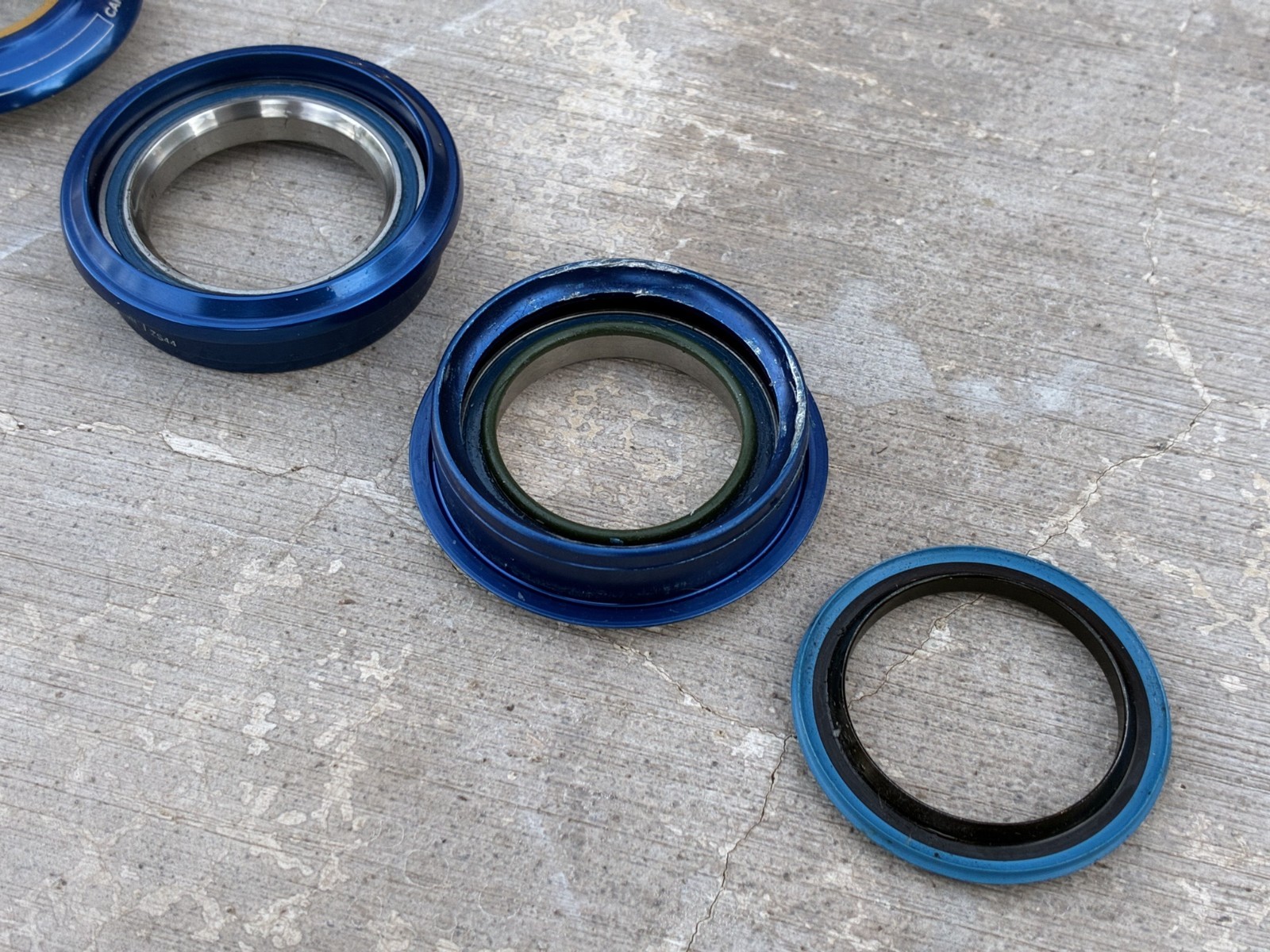 NOS Cane Creek 110 ZS44 1 1/8″ Threadless Headset | Cobalt Blue / Made in Taiwan