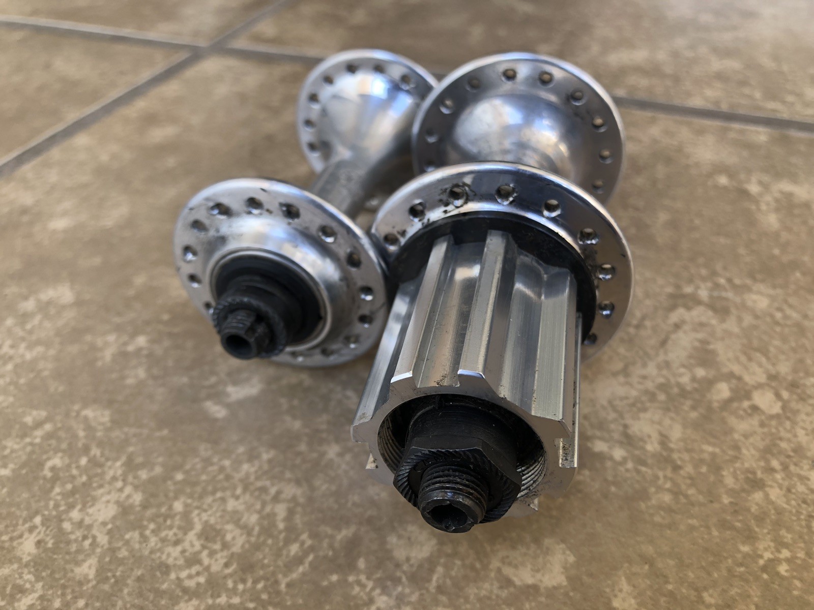Campagnolo Veloce Hubset – 100mm/130mm – 32H – 9sp 10
