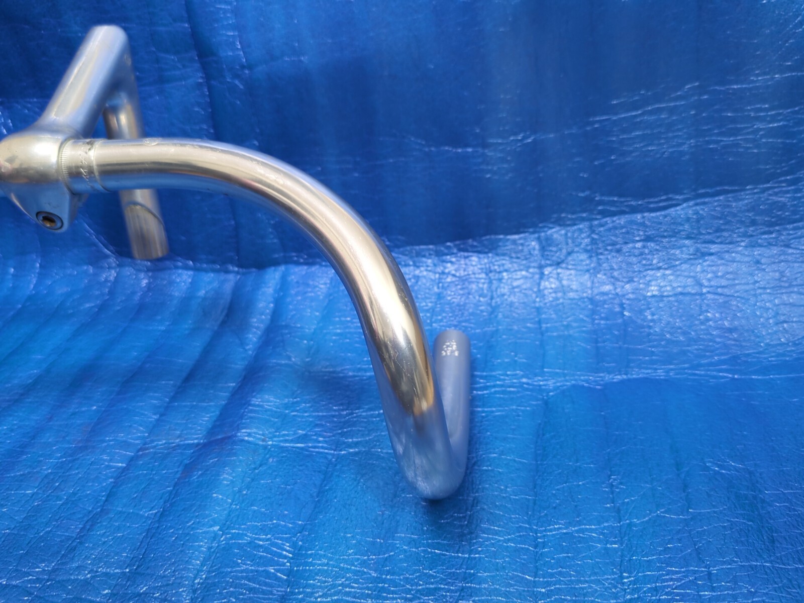 Nitto B125 Aluminium 370mm NJS Certified Handlebar ++ Nitto Jaguar 100mm AA Stem