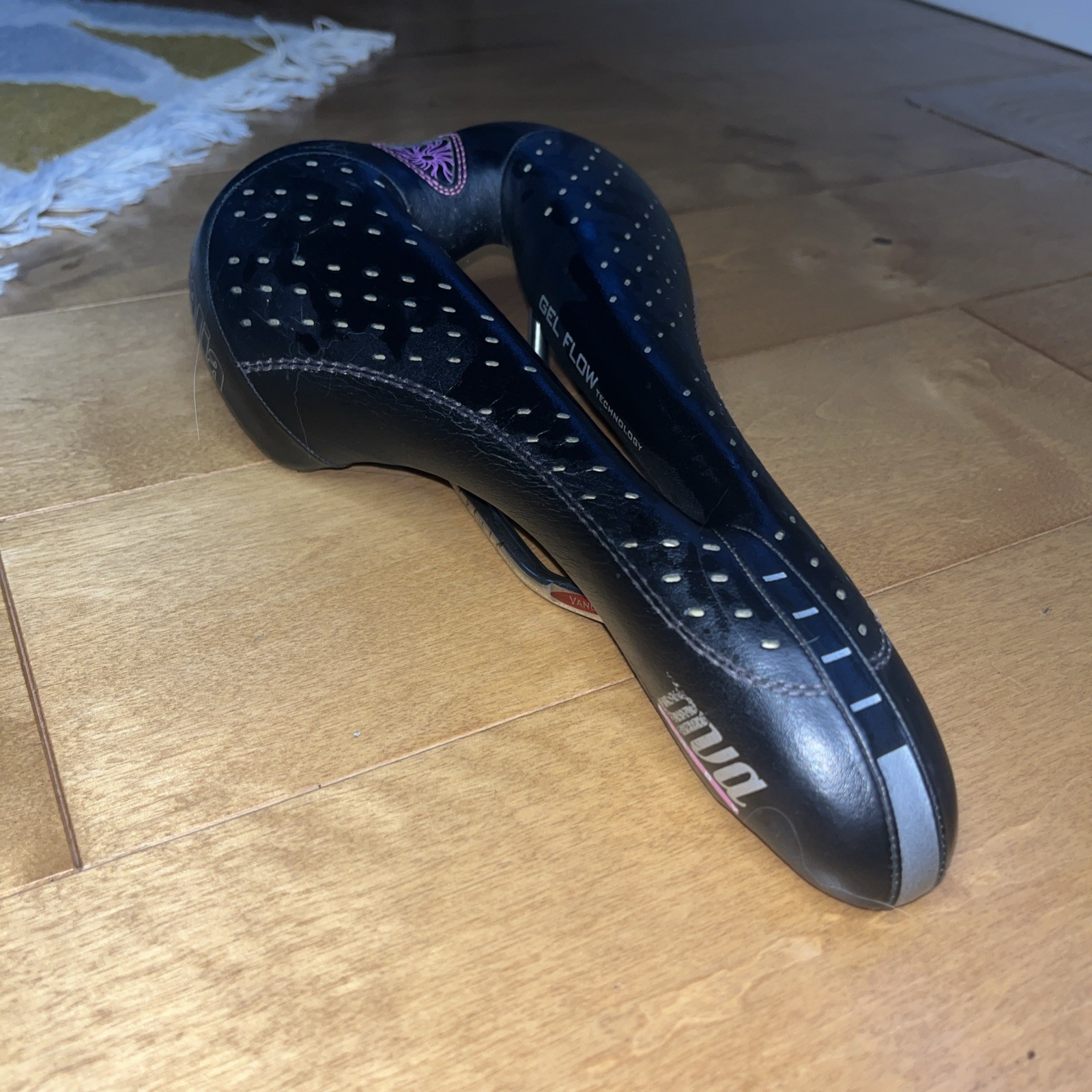 Selle Italia Diva Gel Flow Saddle / women’s