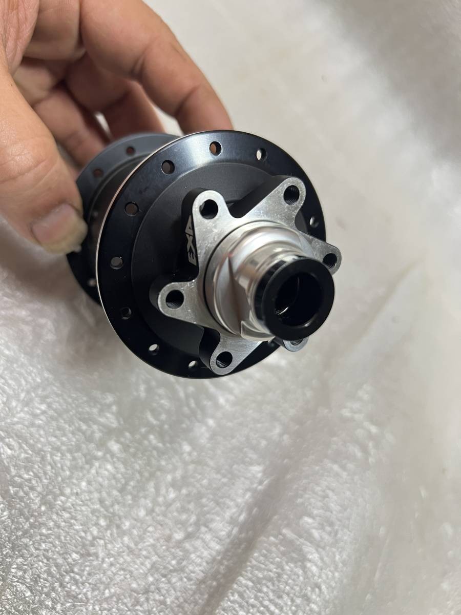 e*thirteen e13 TRS Race Carbon Rear Hub 28H 12x142mm SRAM XD Driver 6-Bolt NOS