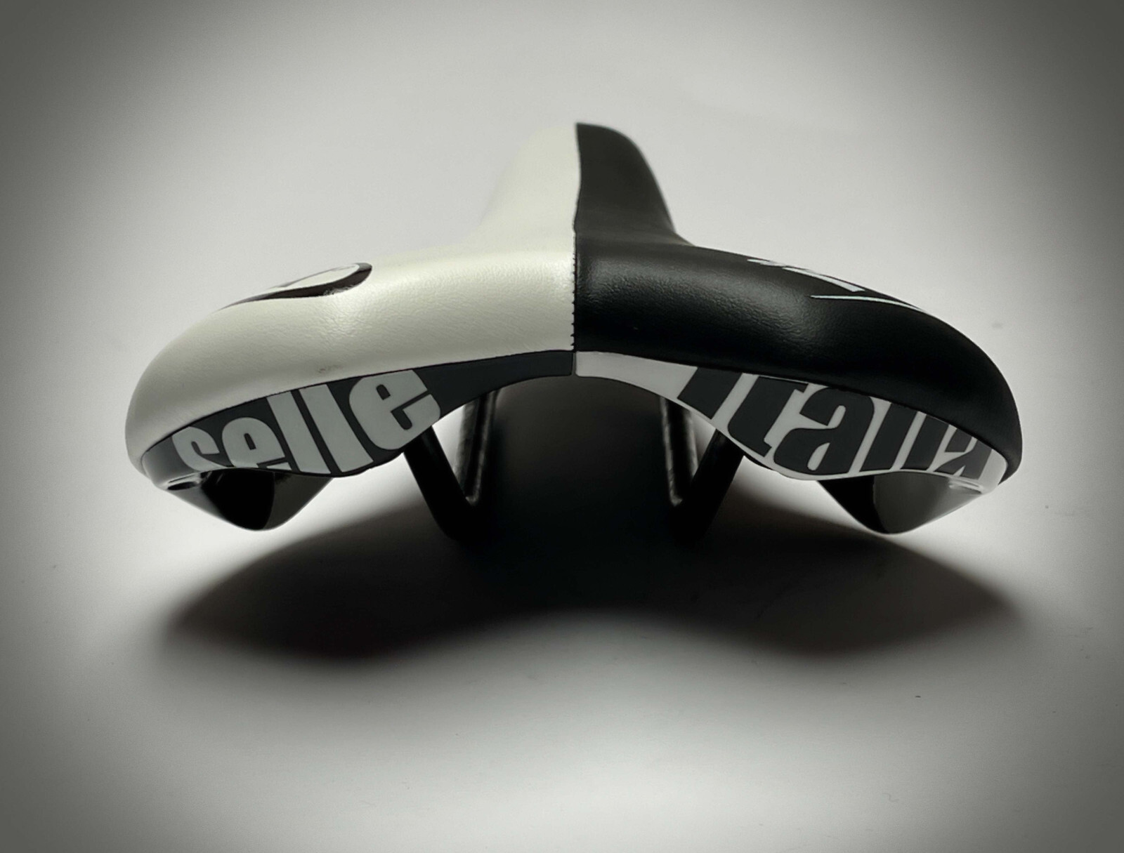 Nos Selle Italia Turbomatic White And Black Leather Saddle Carbon New From 2009
