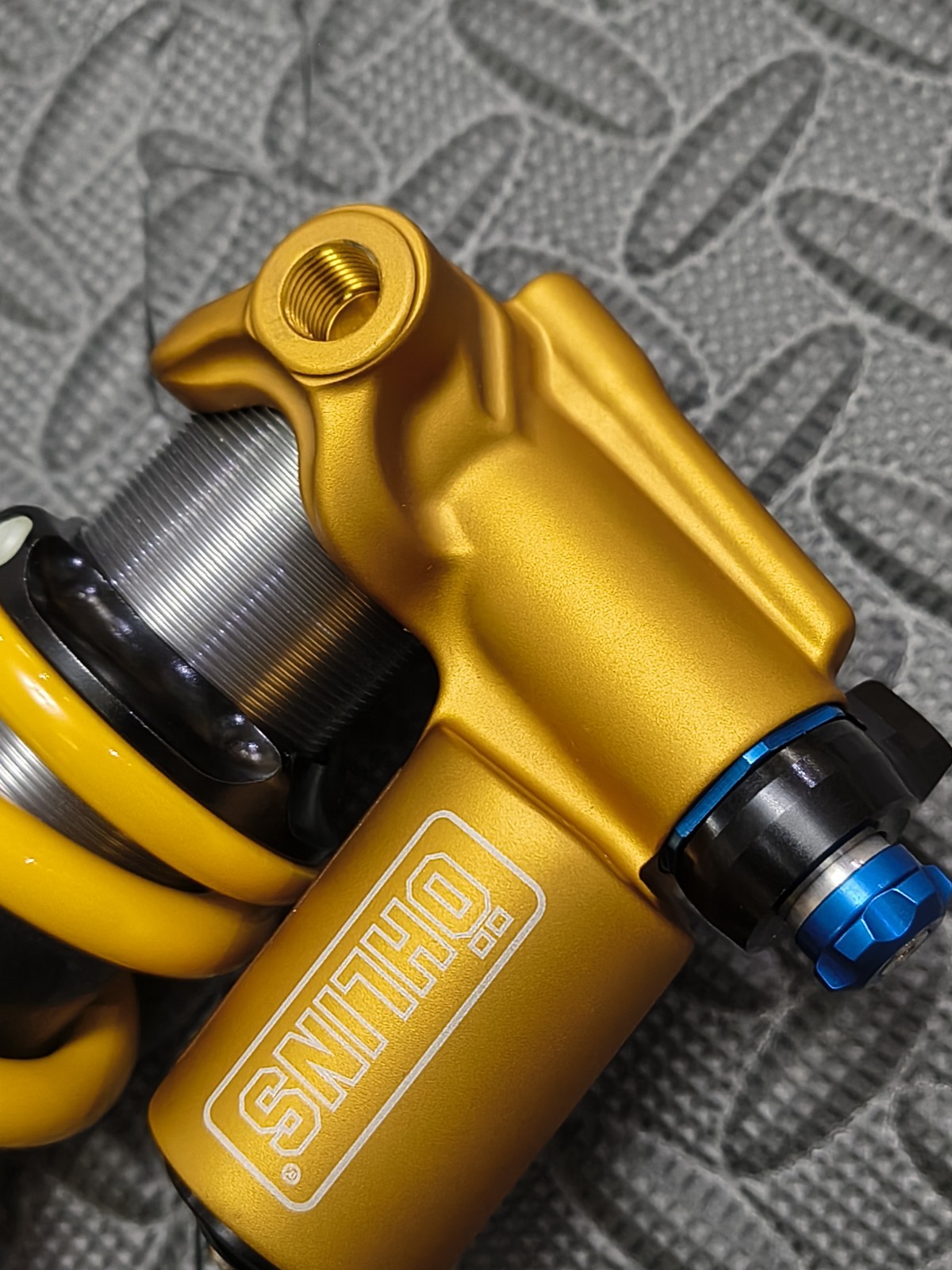 Ohlins TTX Coil Rear Shock 185x55mm Trunnion 605lbs Coil Spring