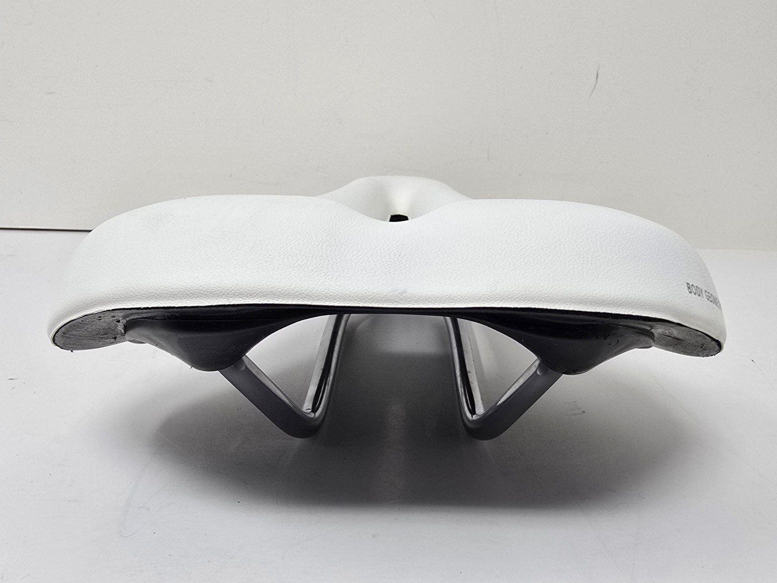 Specialized Riva Bike Saddle, White & Green, 155mm, Body Geometry