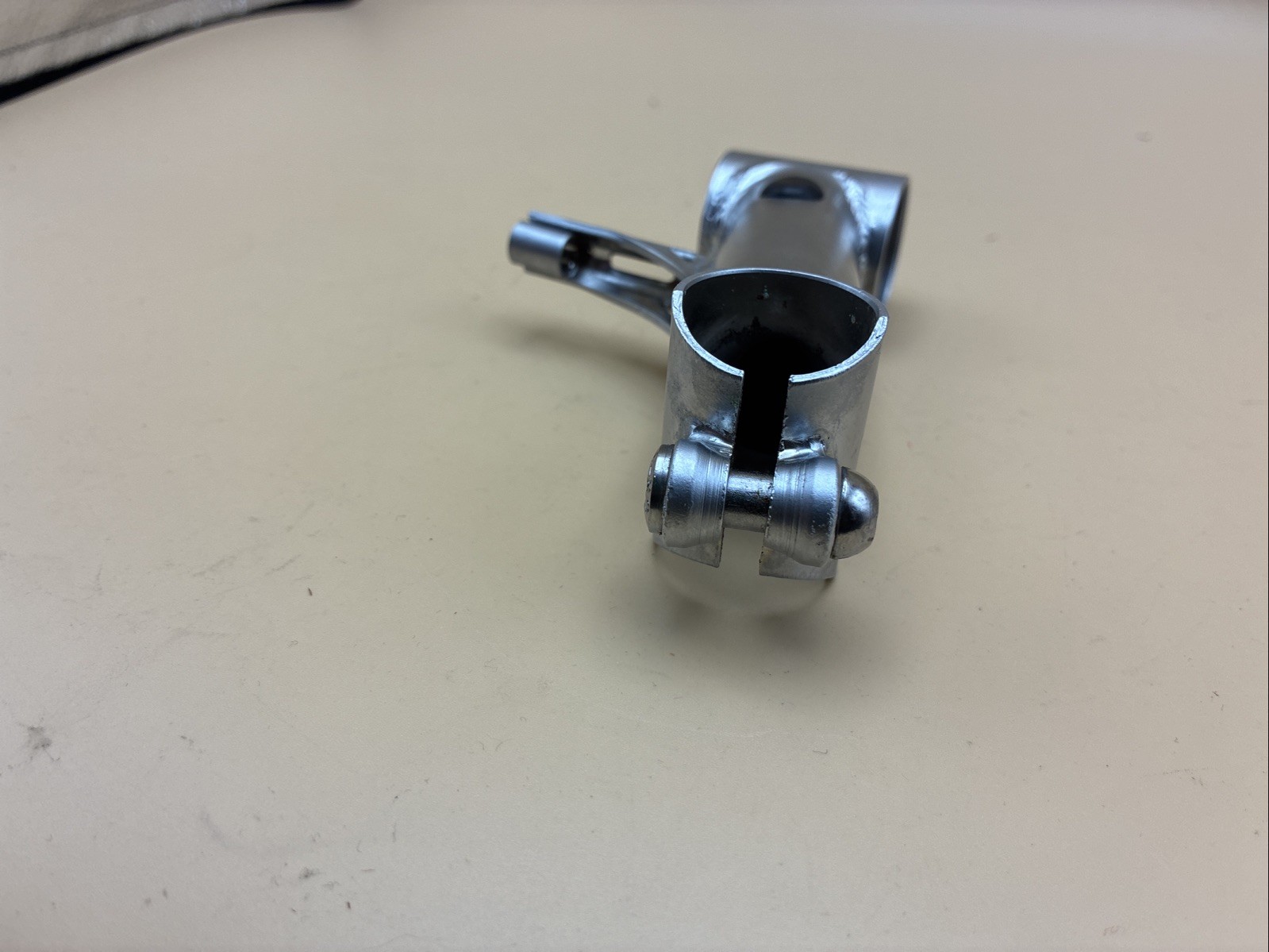 Stem W/Brake Cable Hanger 105mm 1 1/4″ 25.4mm Clamp +/- 15 Deg CroMo Sil