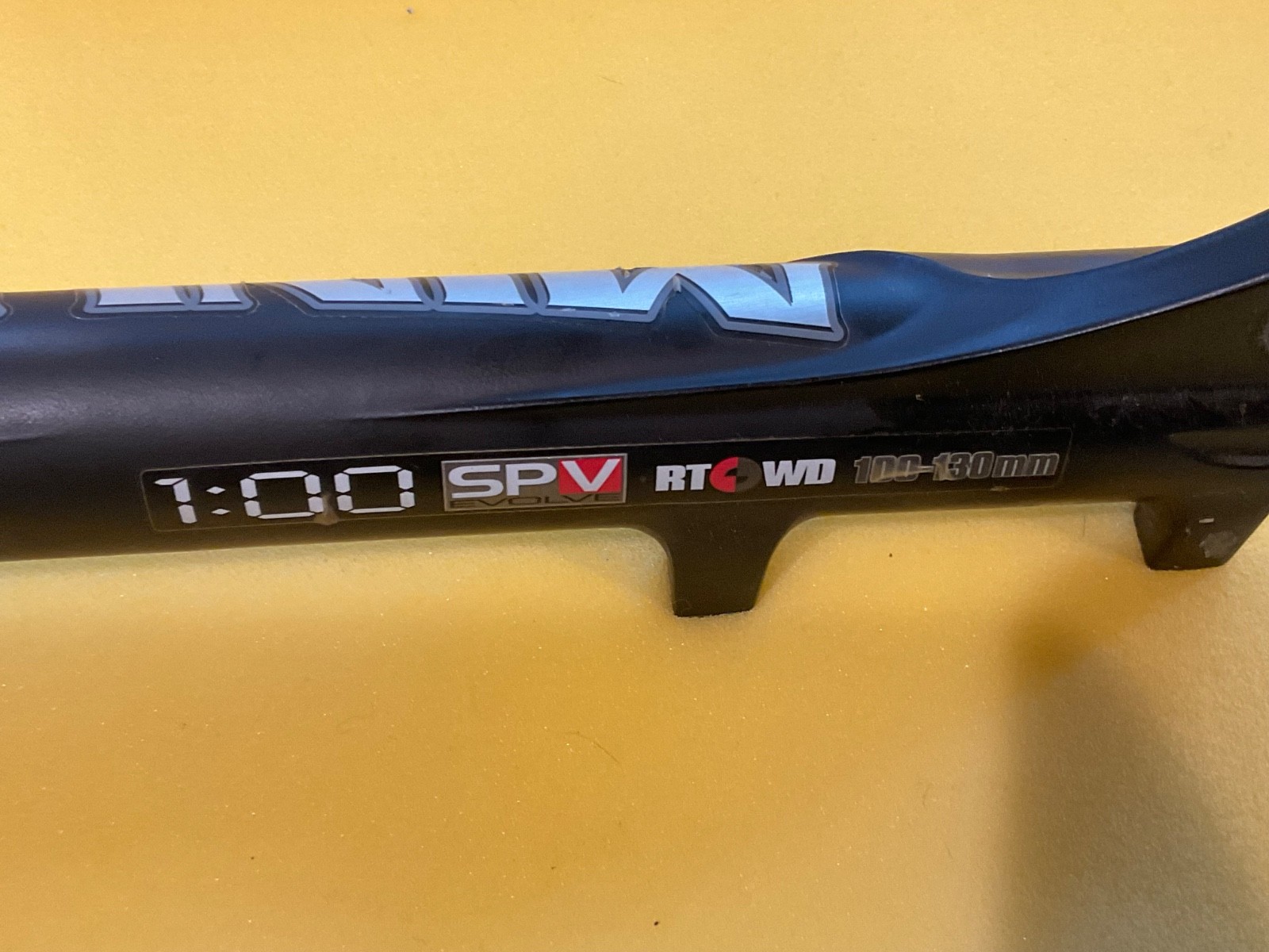 Manitou Minute SPV RT Fork 26” 1-1/8” Disc QR 90-120mm Broken Rebound Part