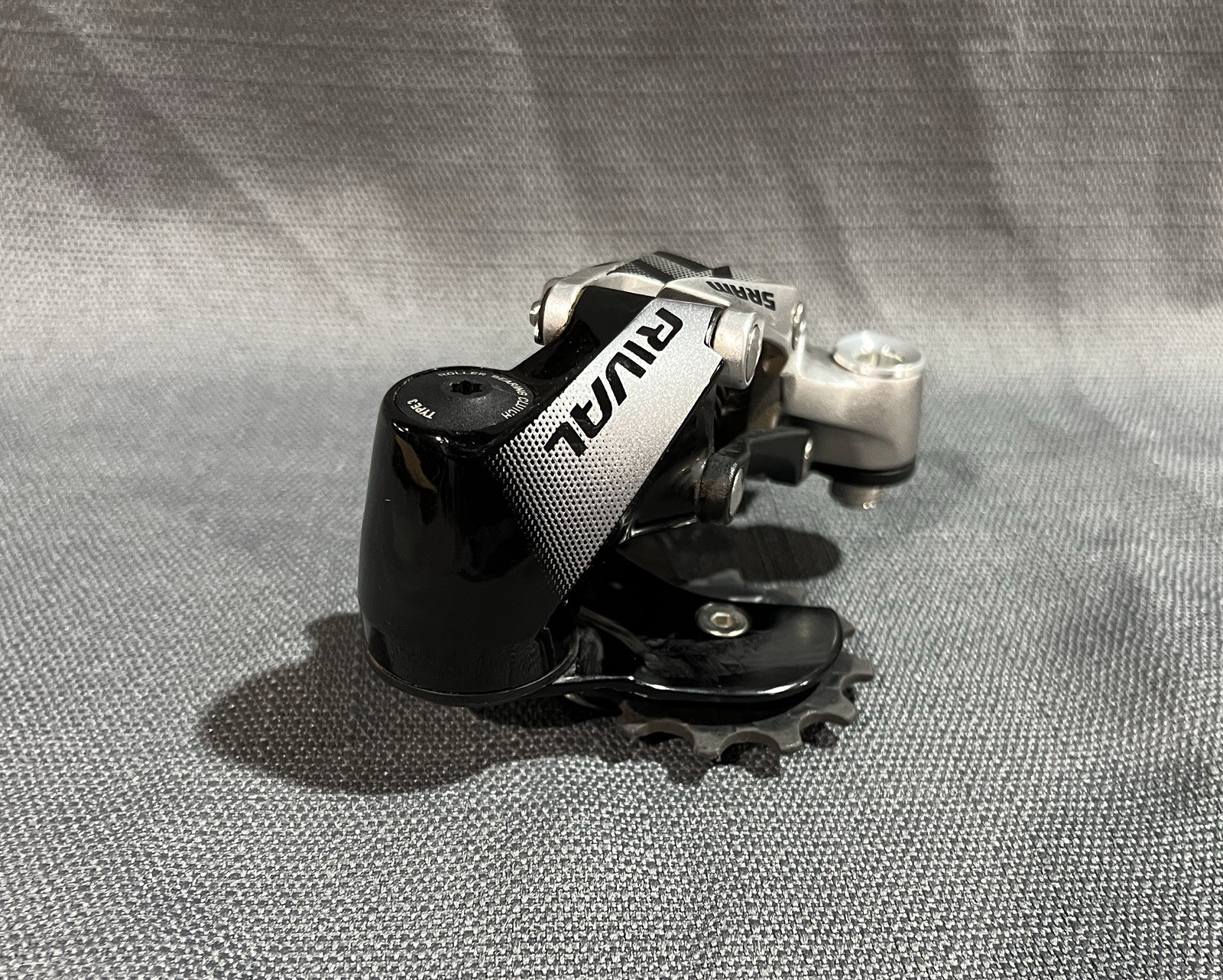 SRAM Rival 1 Rear Derailleur Medium Cage 11-Speed Clutch Gravel Cyclocross