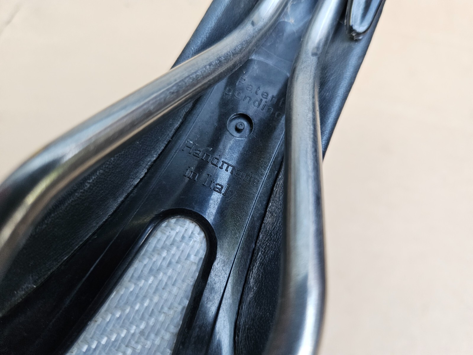 Fizik Aliante Gamma Road Bike Saddle Black Graphite Twinflex made in Italy