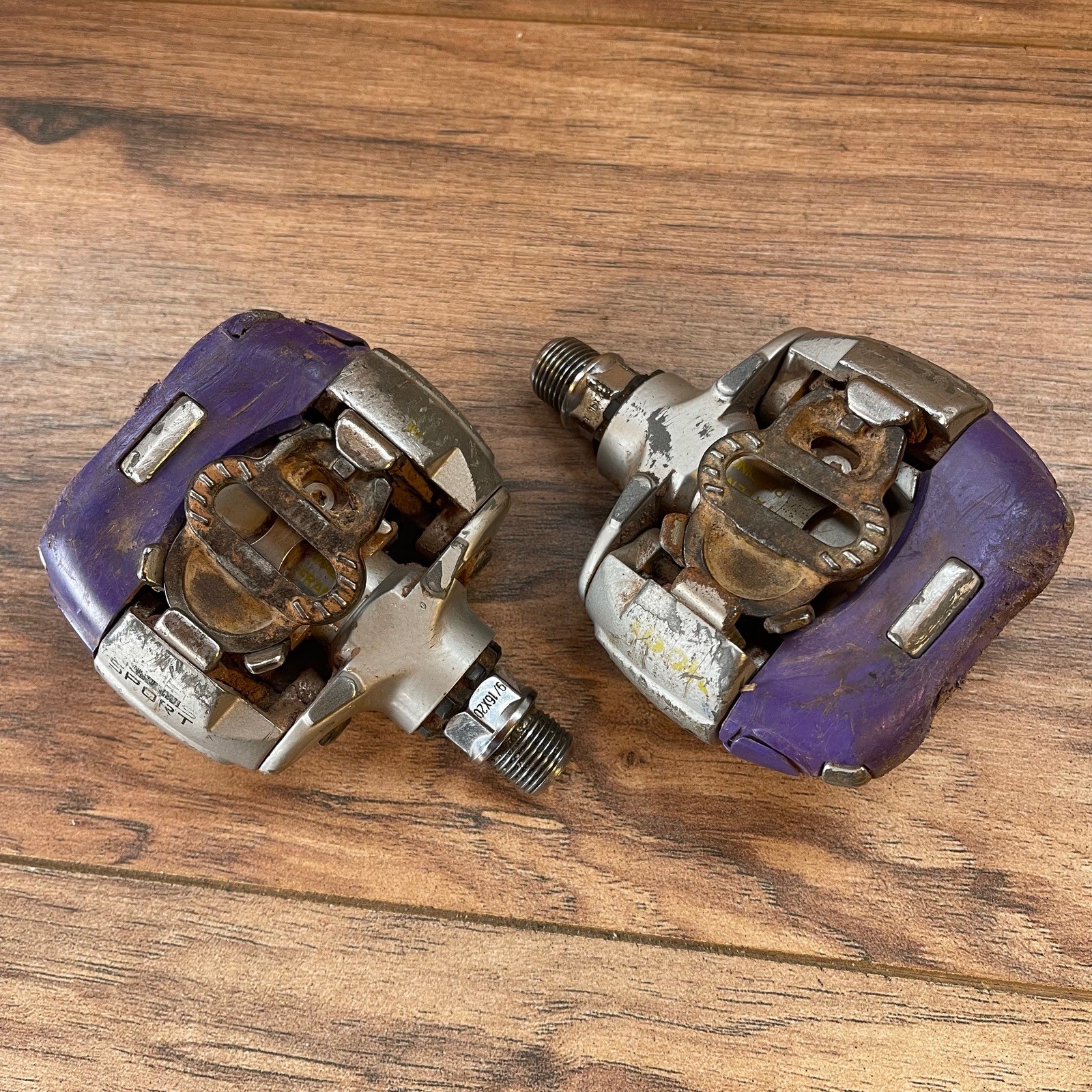Vintage LOOK S2 Sport Clipless Mountain Bike Pedals With Cleats