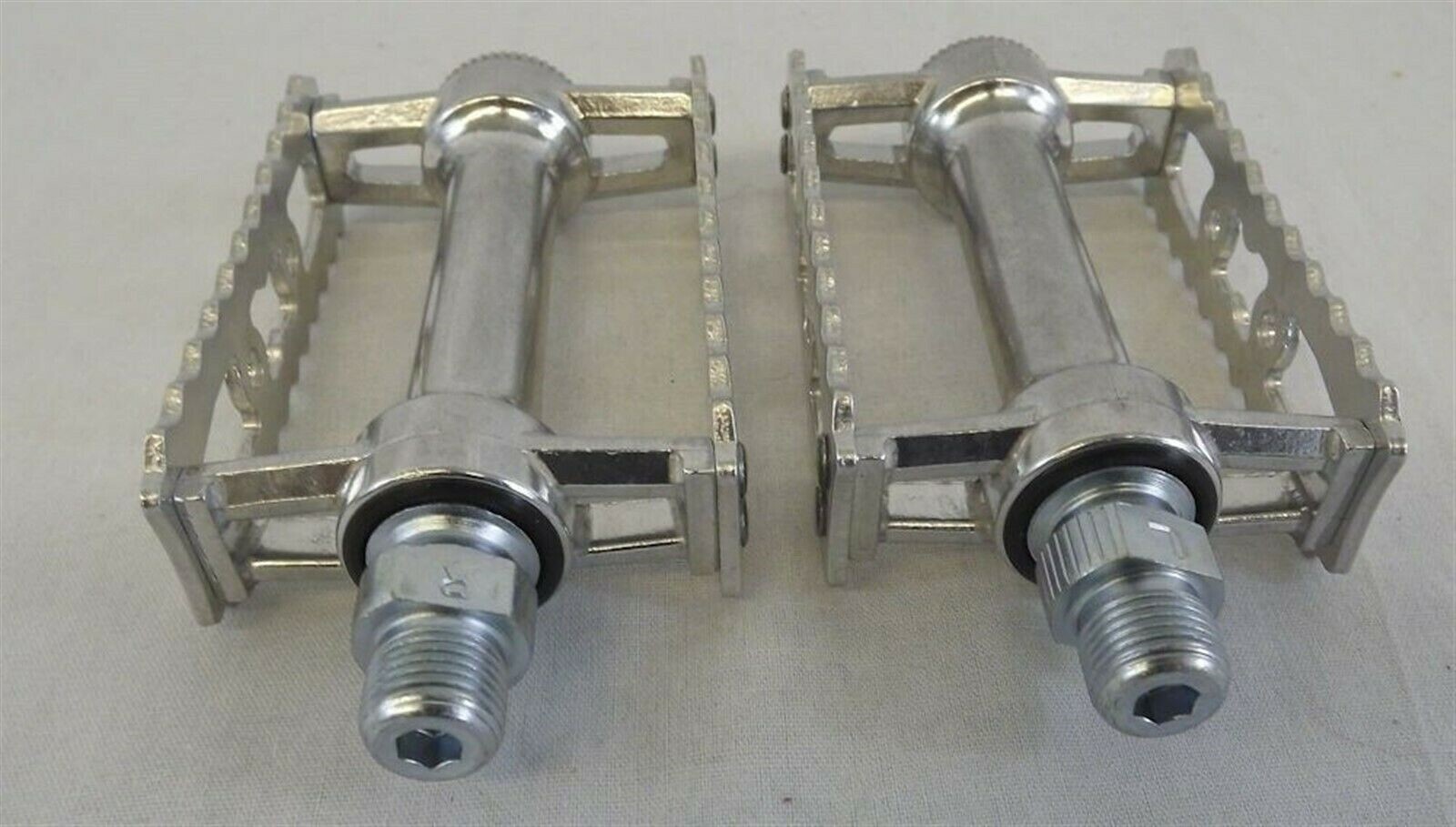 BRAND NEW MKS Sylvan Touring Pedals 9/16 «SILVER» Fixie BMX Bicycle Pedals