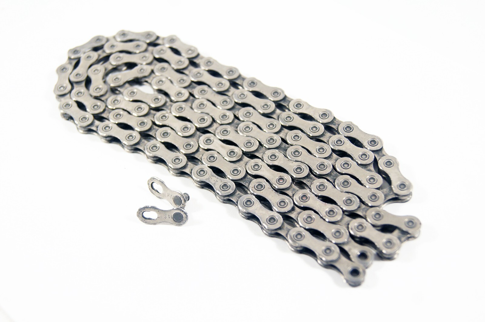Shimano Ultegra CN-HG701 11 Speed Chain 108 Links w/ KMC Missing Link