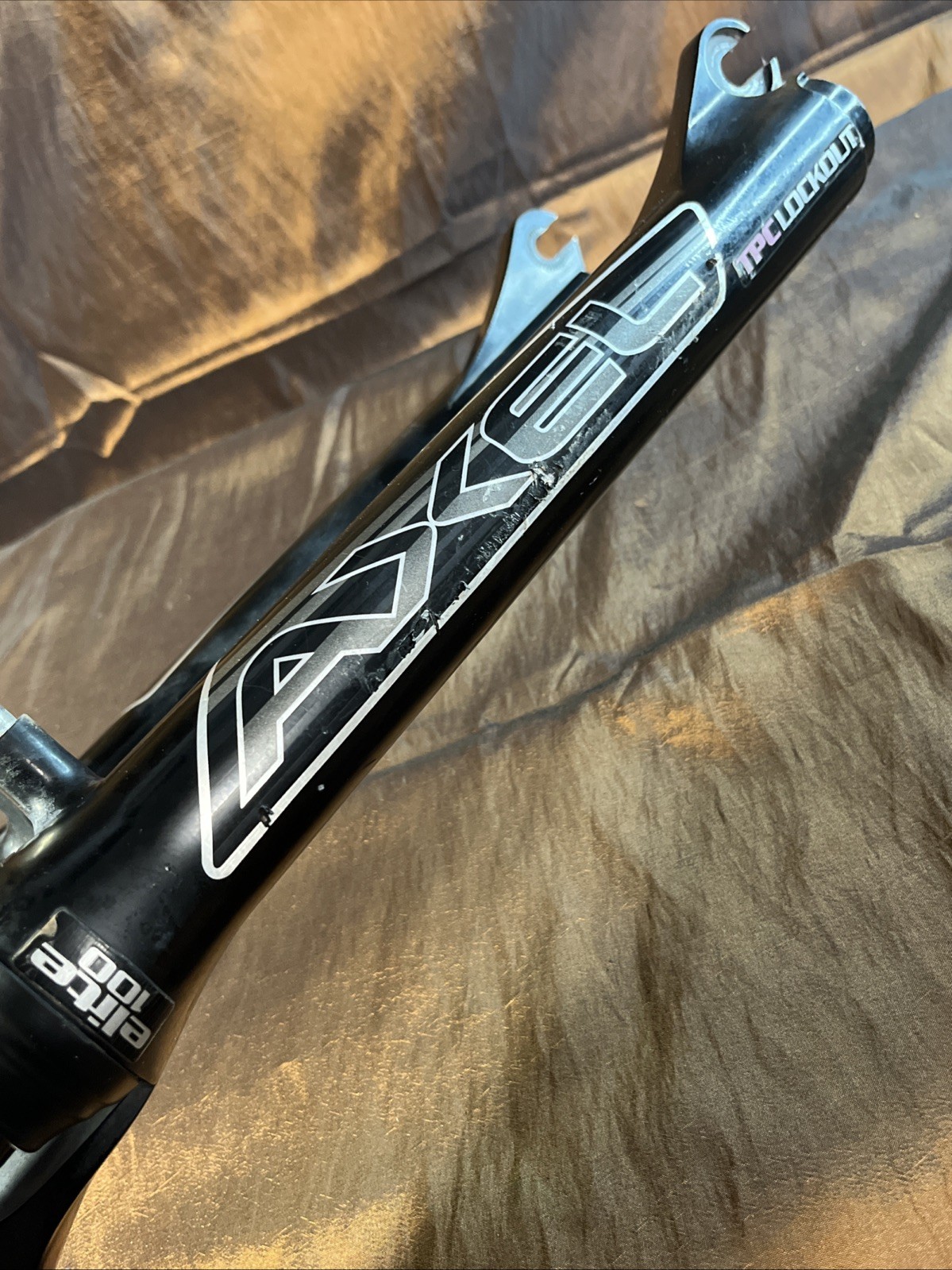 Manitou Elite 100 Black 1-1/8 Threadless Fork 26″ MTB V Brake/Disc 8-1/4” Steer