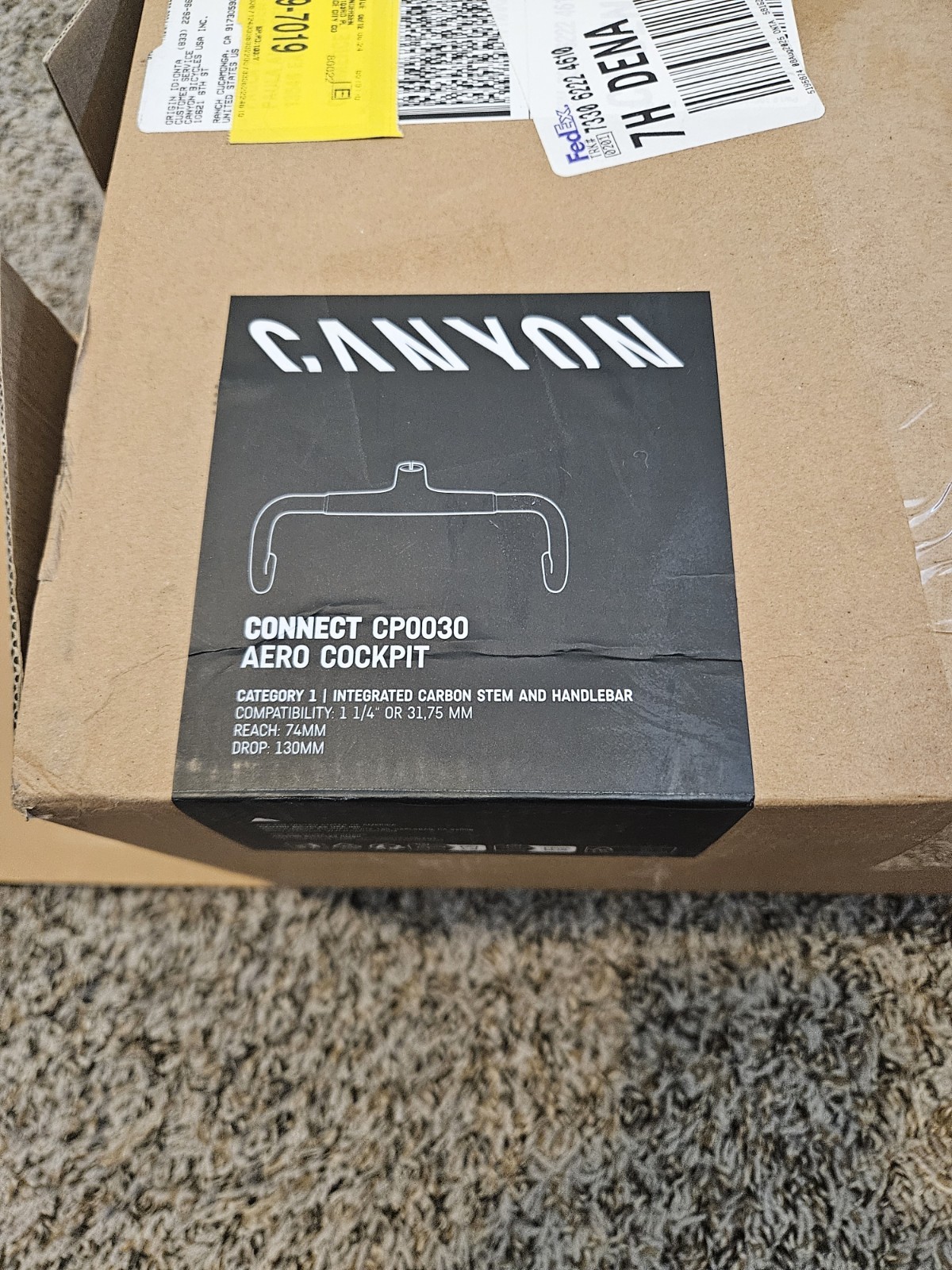 Canyon CP0030 AeroCockpit CF – 100mm Length 370mm Width 74mm Reach matte Black