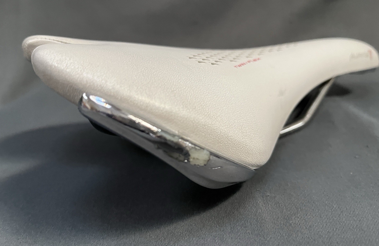 Fi’zi:k Aliante Saddle White 145x265mm K:ium Rails 7×7 Twin Flex Road MTB Italy