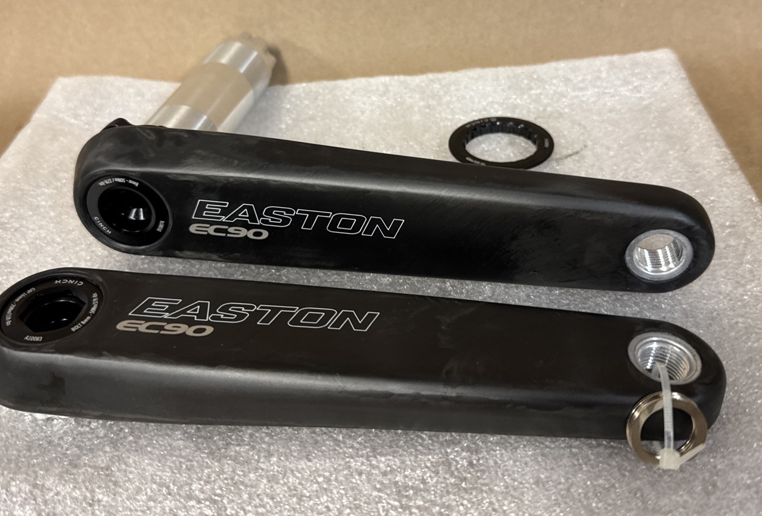 Brand New Easton Cycling EC90SL Crankset 172.5mm Crank Arms, Lock Ring & Spindle