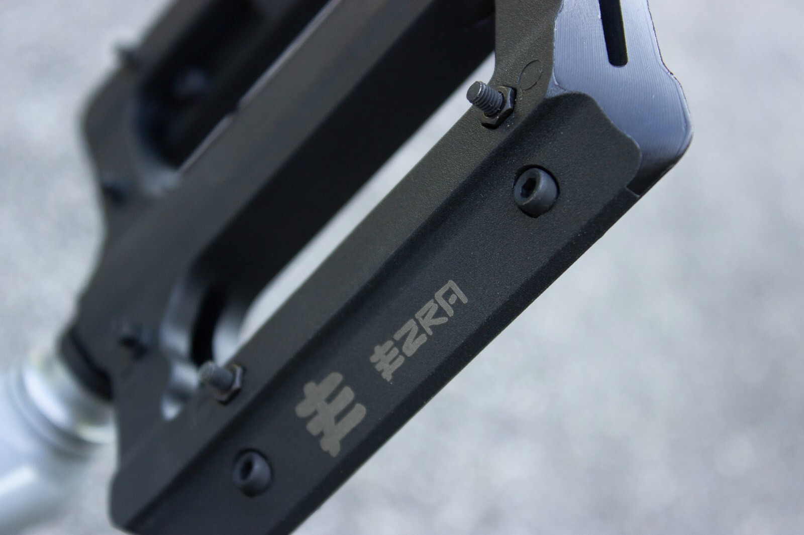EZRA BMX Flats Plus Bike Pedal – 9/16″ Chromoly Sealed Axle – Metal Pins