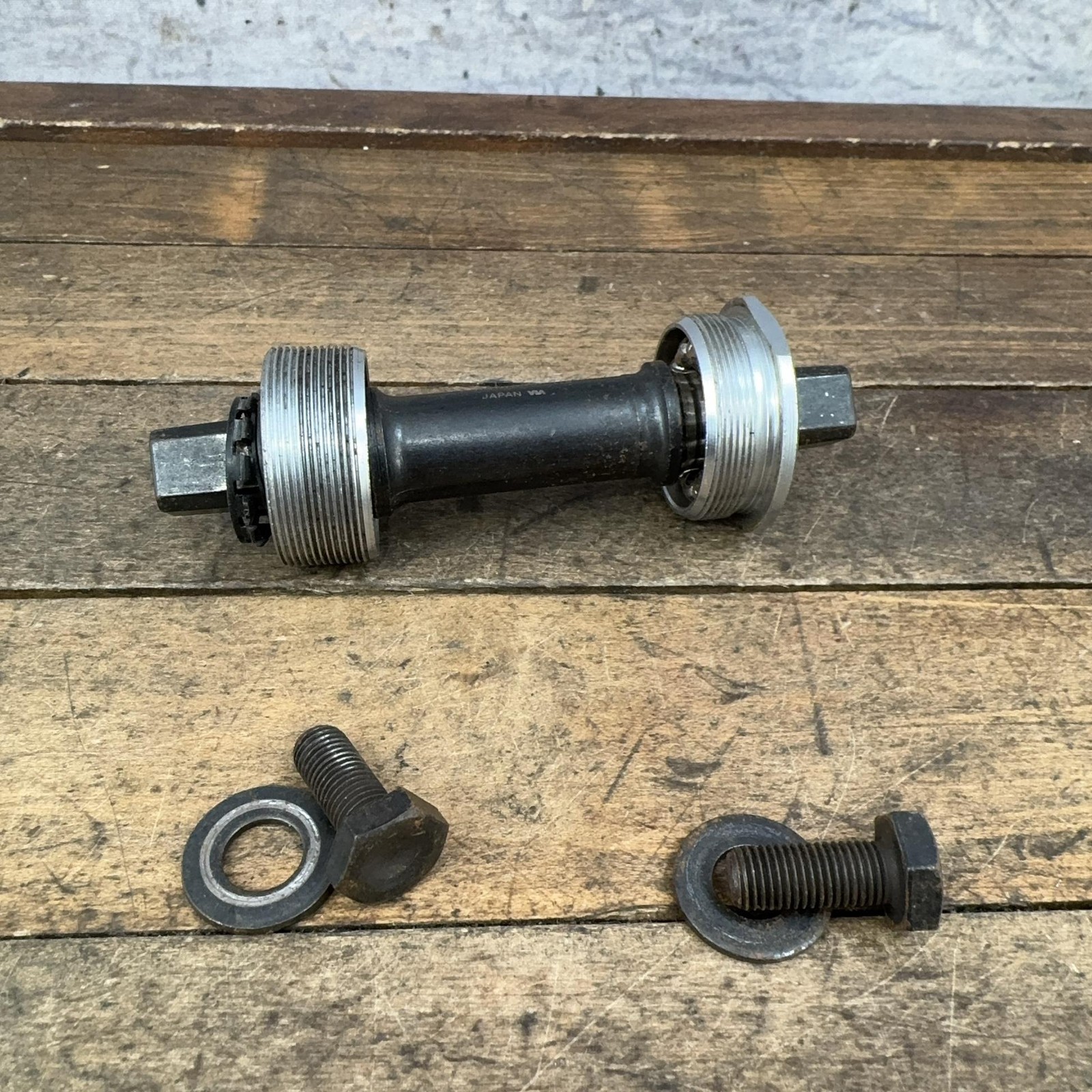 Vintage Shimano 600 BB-6400 Bottom Bracket 68mm BSA 113mm JIS Japan Road Bike