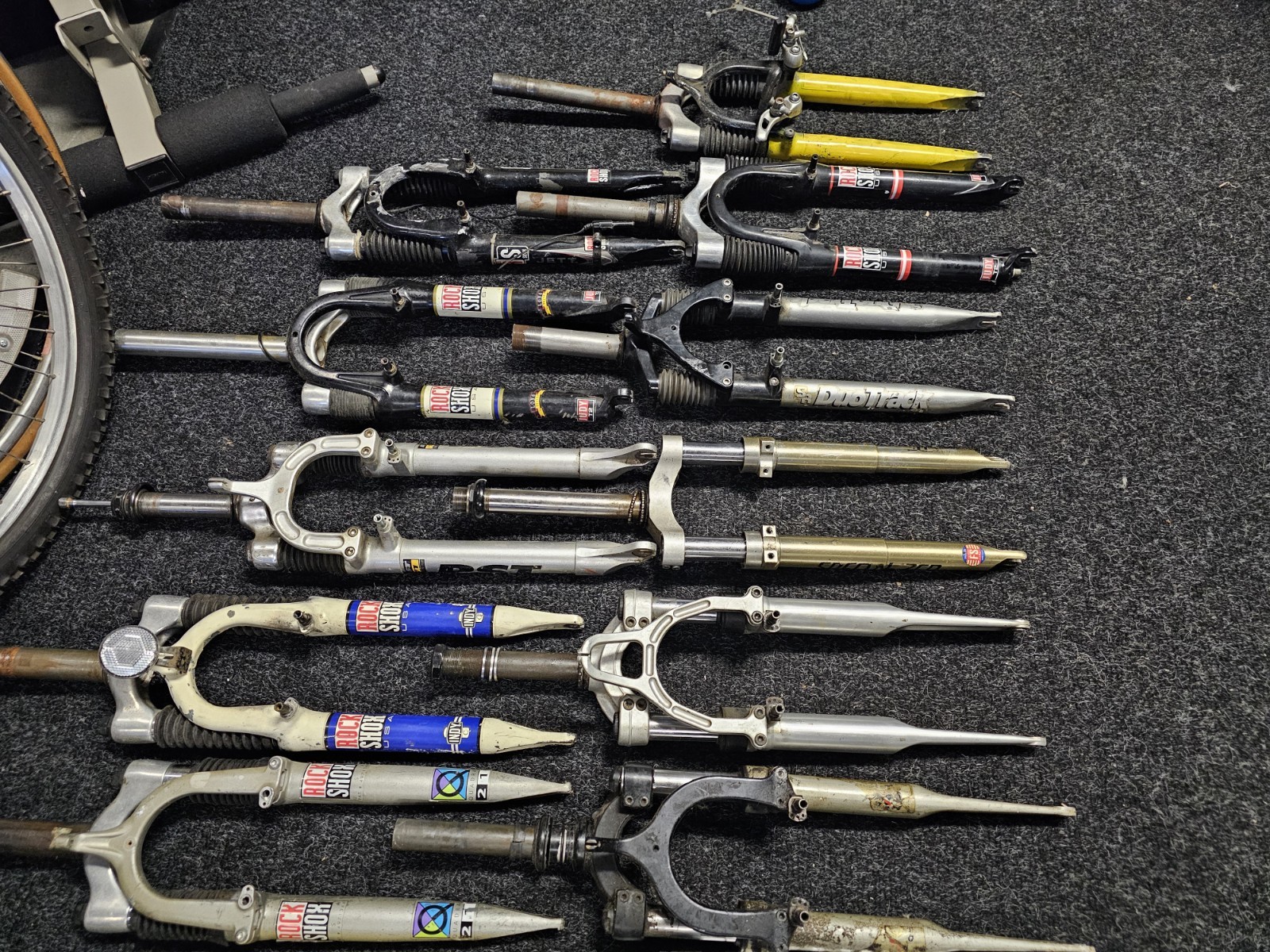 Vintage Suspension Forks, 26″ ROCKSHOX, Manitou, Specialized, RST. Etc