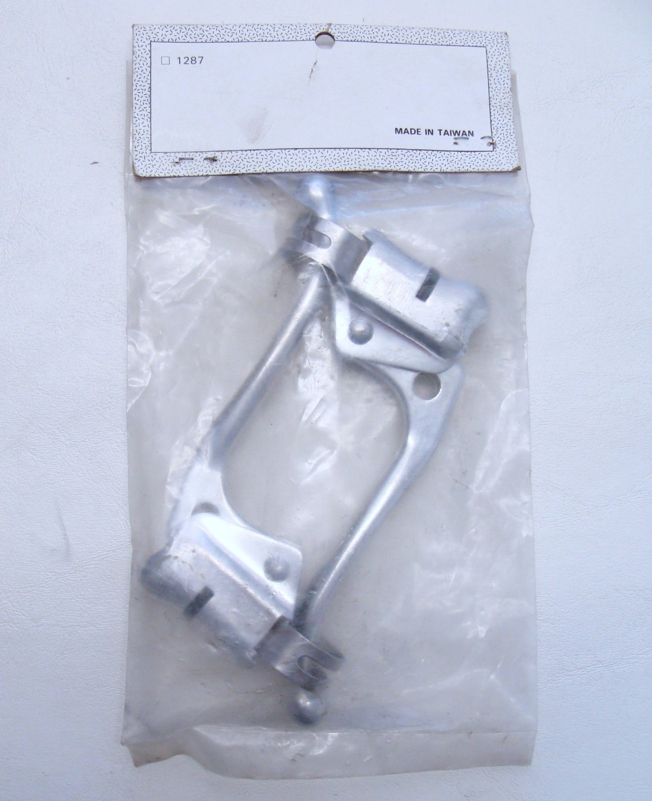~ Vintage NOS PYRAMID Touring Alloy Brake 4 Finger Levers 22.2mm ~