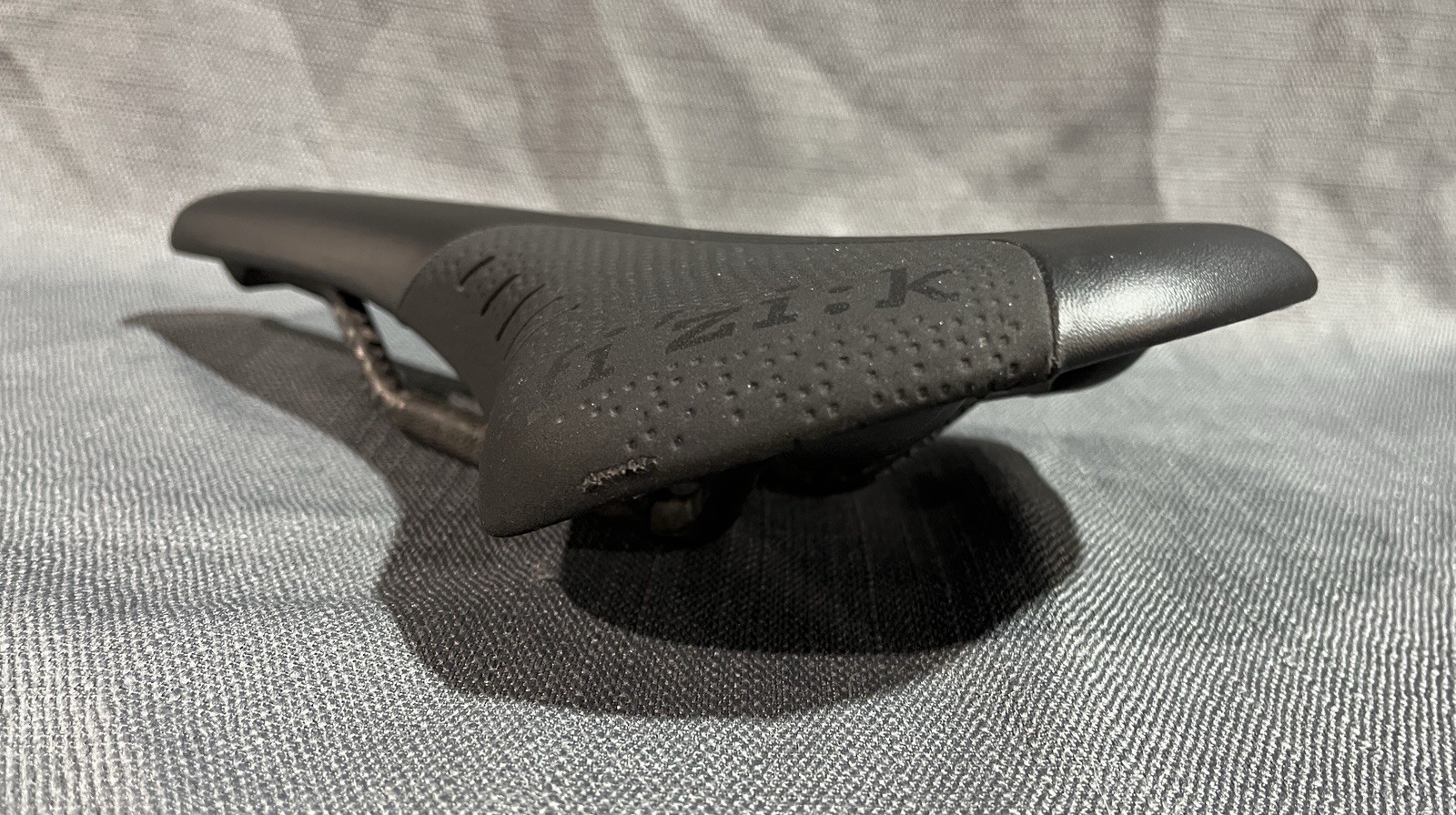 Fi’zi:k Antares R1 Saddle Large 152mm 275mm Braided Carbon Rails 7×9 Road Bike