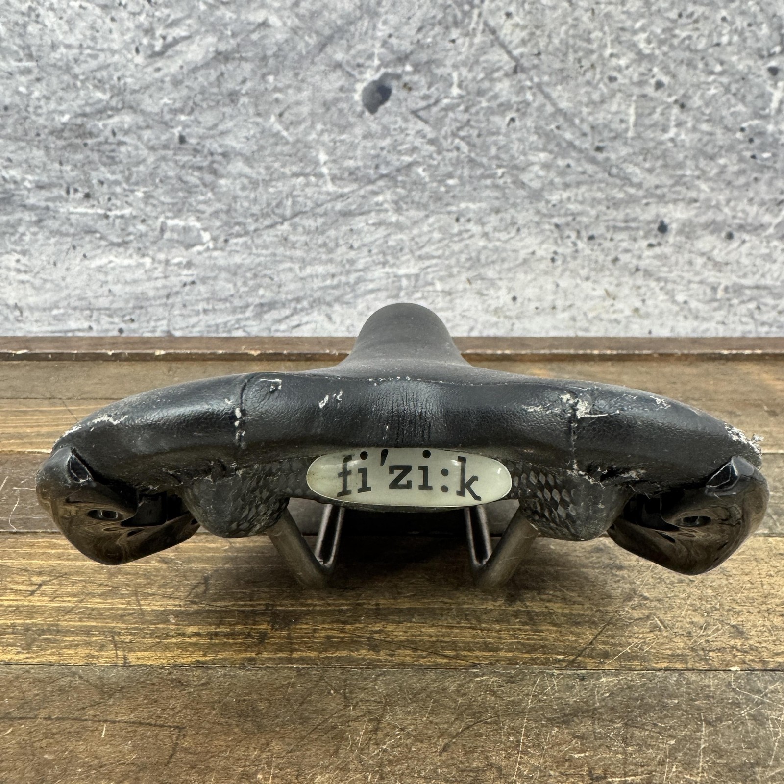 Fi’zi:k Aliante Bicycle Saddle Seat Carbon Titanium Road Bike Italy Black 230g T