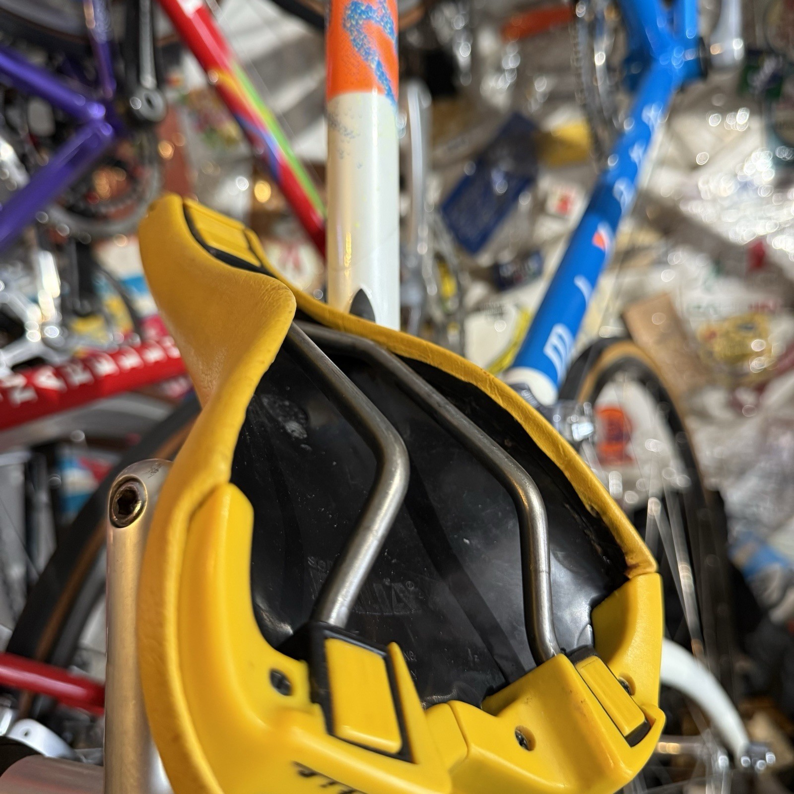 VINTAGE 1980’s / 90’s SELLE ITALIA TURBOMATIC SADDLE RARE TITANIUM RAILS YELLOW