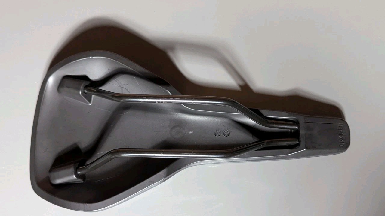 Canyon Sport Bike Black Saddle EP1249 (139mm Wide x 279mm Long)