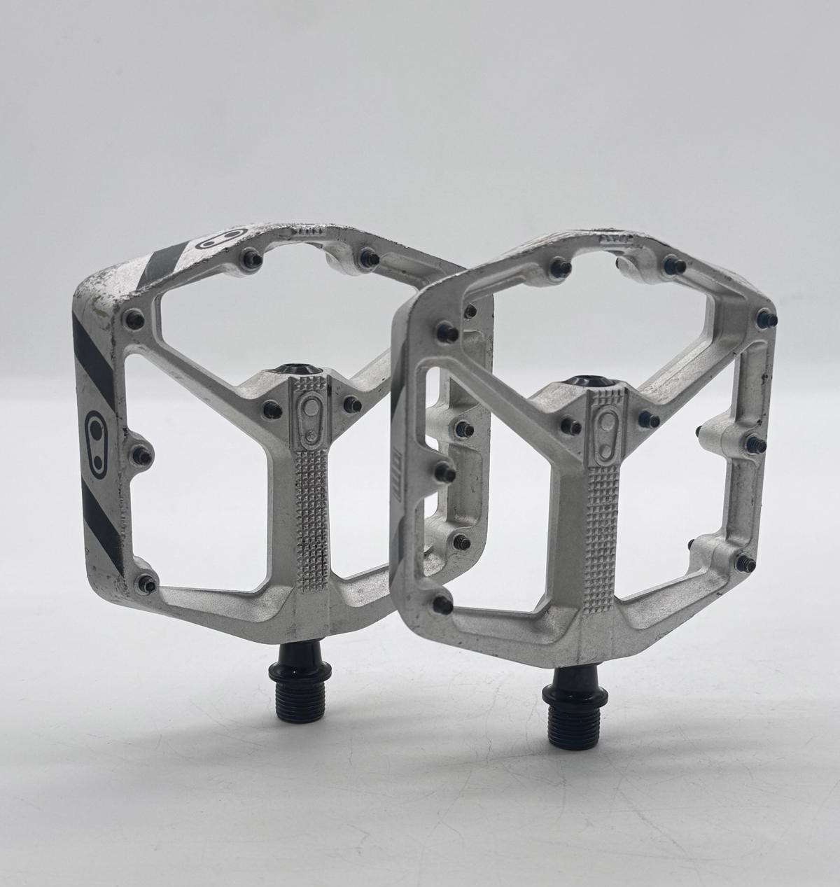 Crank Brothers Stamp Platform Pedals 9/16″ Aluminum Raw Silver LG