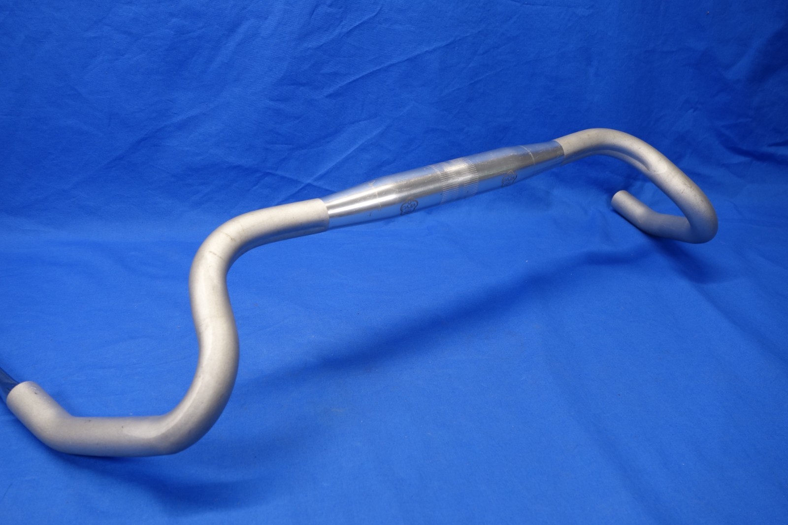 Velo Orange Dajia Far Bar Bike Handlebar 44cm Width x 31.8mm Clamp, 40° Flare