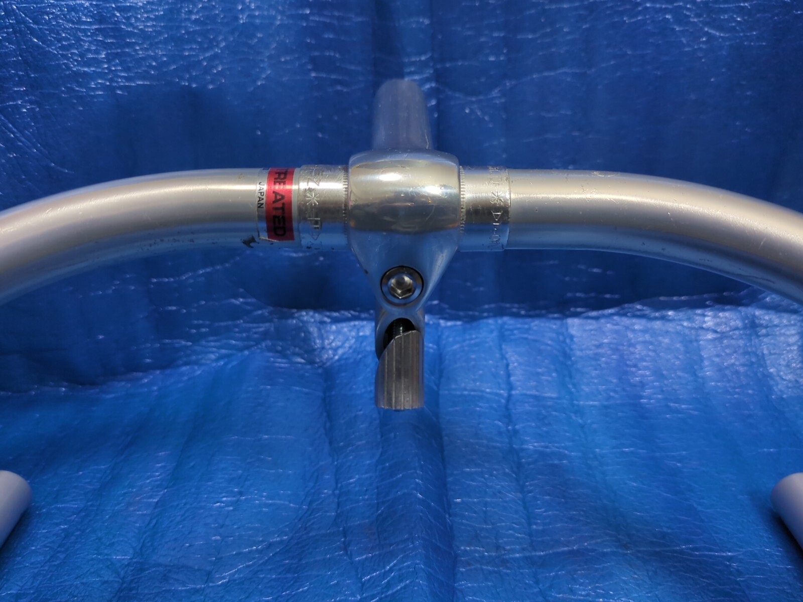 Nitto B125 Aluminium 360mm NJS Handlebar + Nitto Jaguar 110mm Alminium Stem