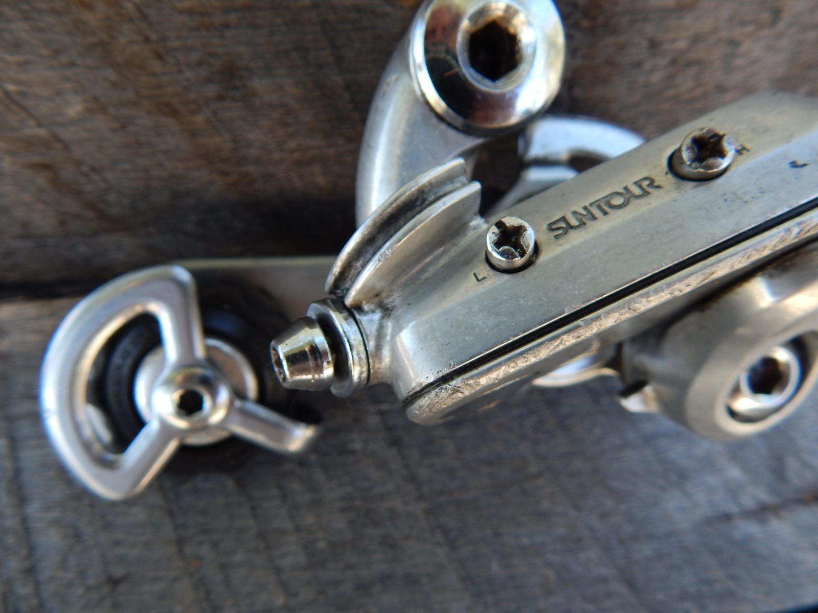 Vintage SunTour Superbe Tech Touring Rear Derailleur – 5,6,7,8 Speed
