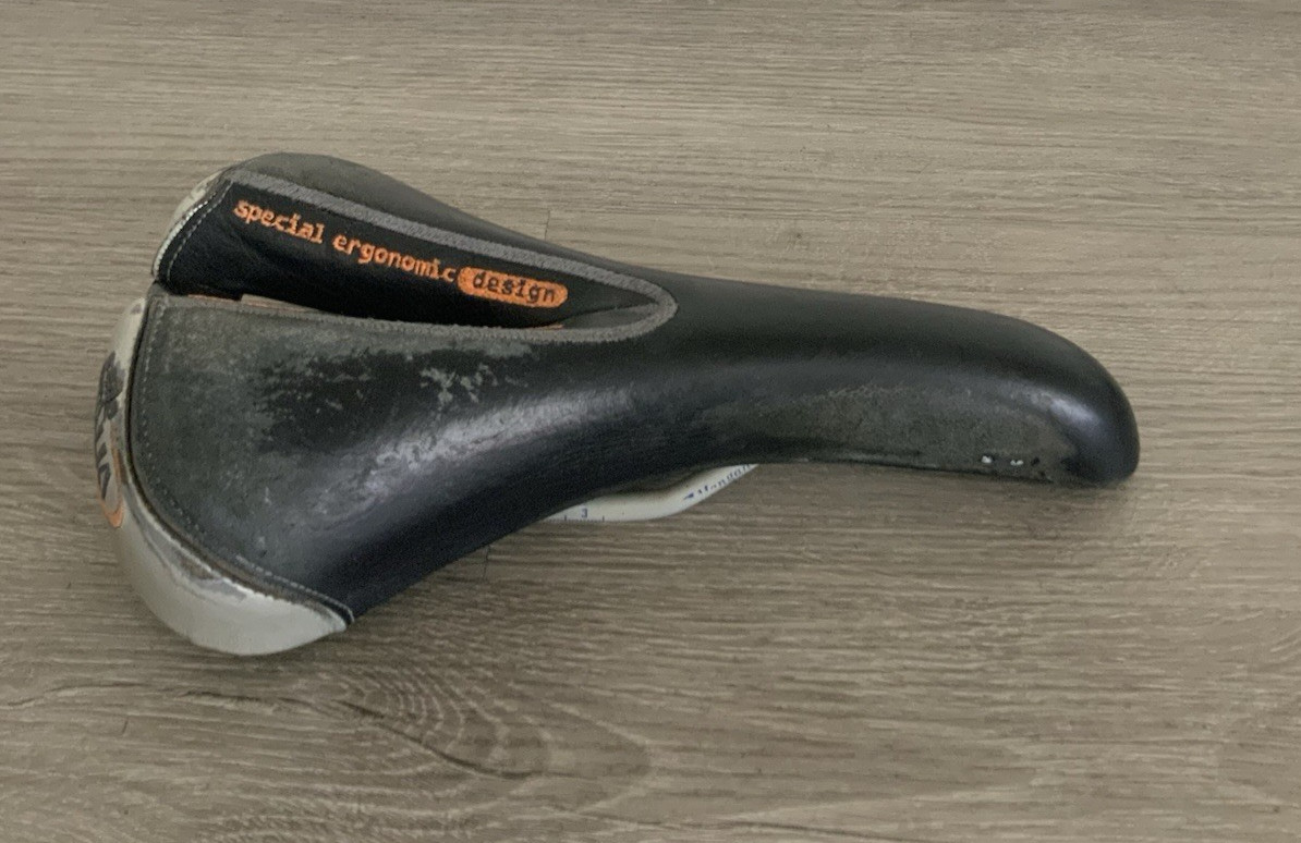 SELLE ITALIA TRANS AM SADDLE 280 GRAMS 150 MM X 275 MM