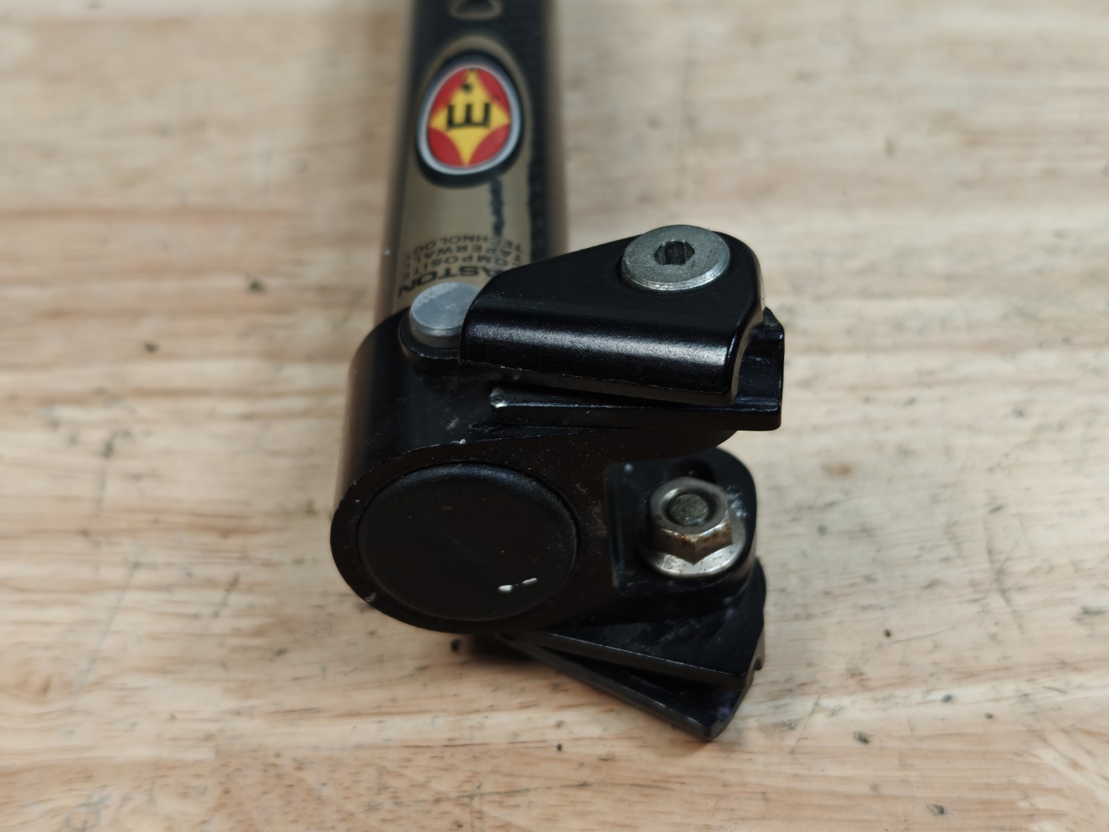 Easton CT2 Carbon Fiber Seatpost, 27.2mm x 360mm, 193g