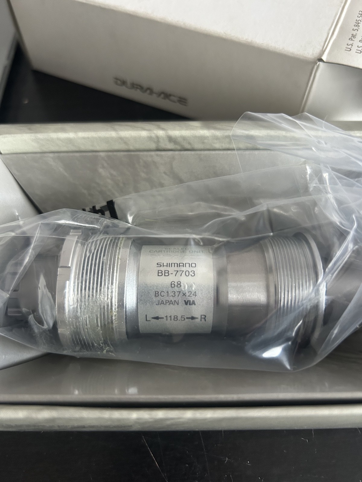 NEW Bottom Bracket Shimano Dura-Ace BB-7703, 1.37″x24/68 118.5mm Octalink V1 NOS