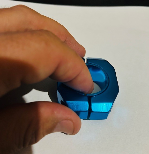 BMX / NOS – TNT BICYCLES OVERSIZED DOUBLE BOLT SEAT CLAMP (28.6, 31.8mm) BLUE