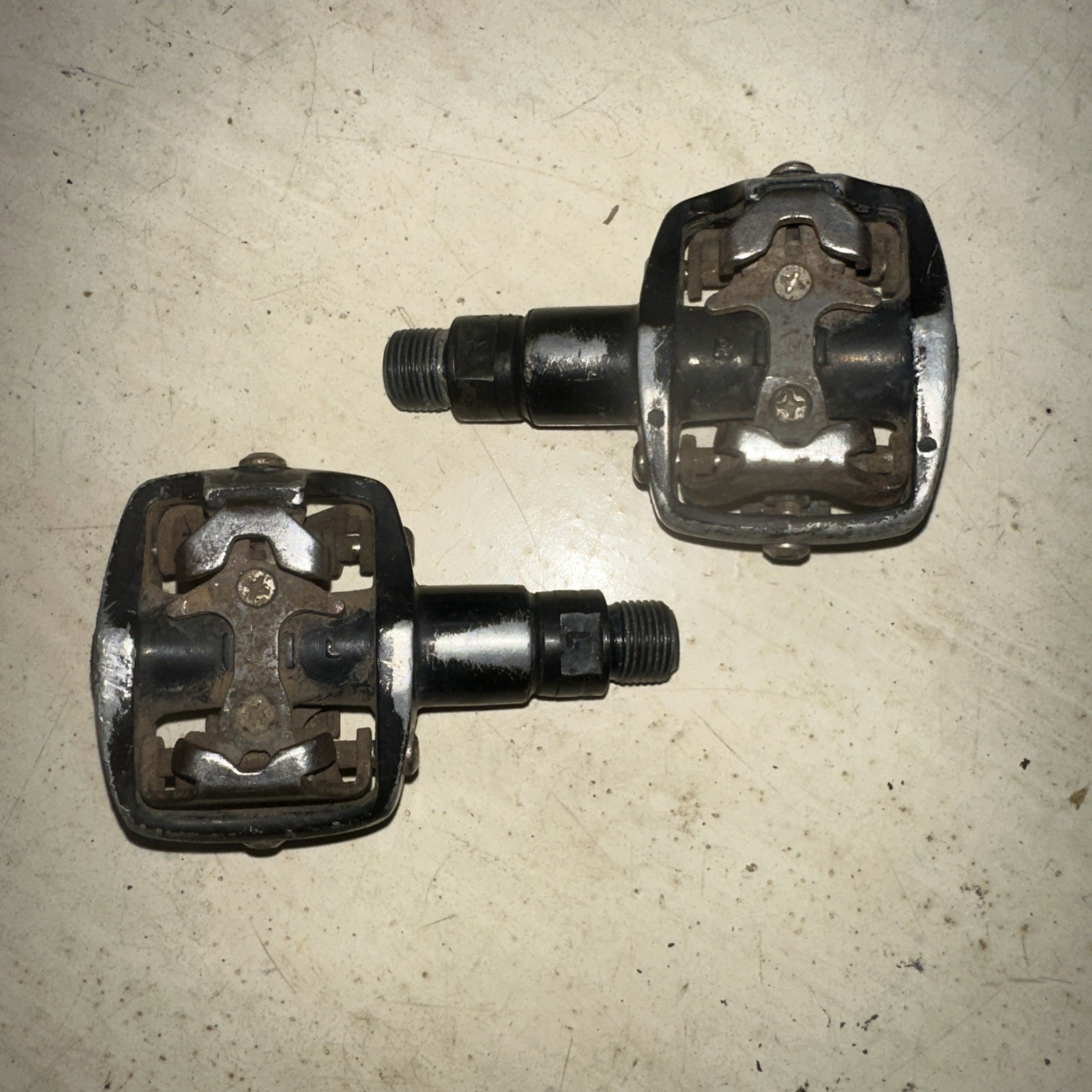 Wellgo Clipless Pedals WPD-823 SPD Compatible Pair Black Mountain Gravel 9/16