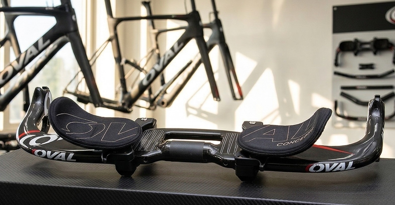 NOS Oval Concepts A901 Full Carbon Aerobar 26.0 x 420mm TT Triathlon Aero Bar